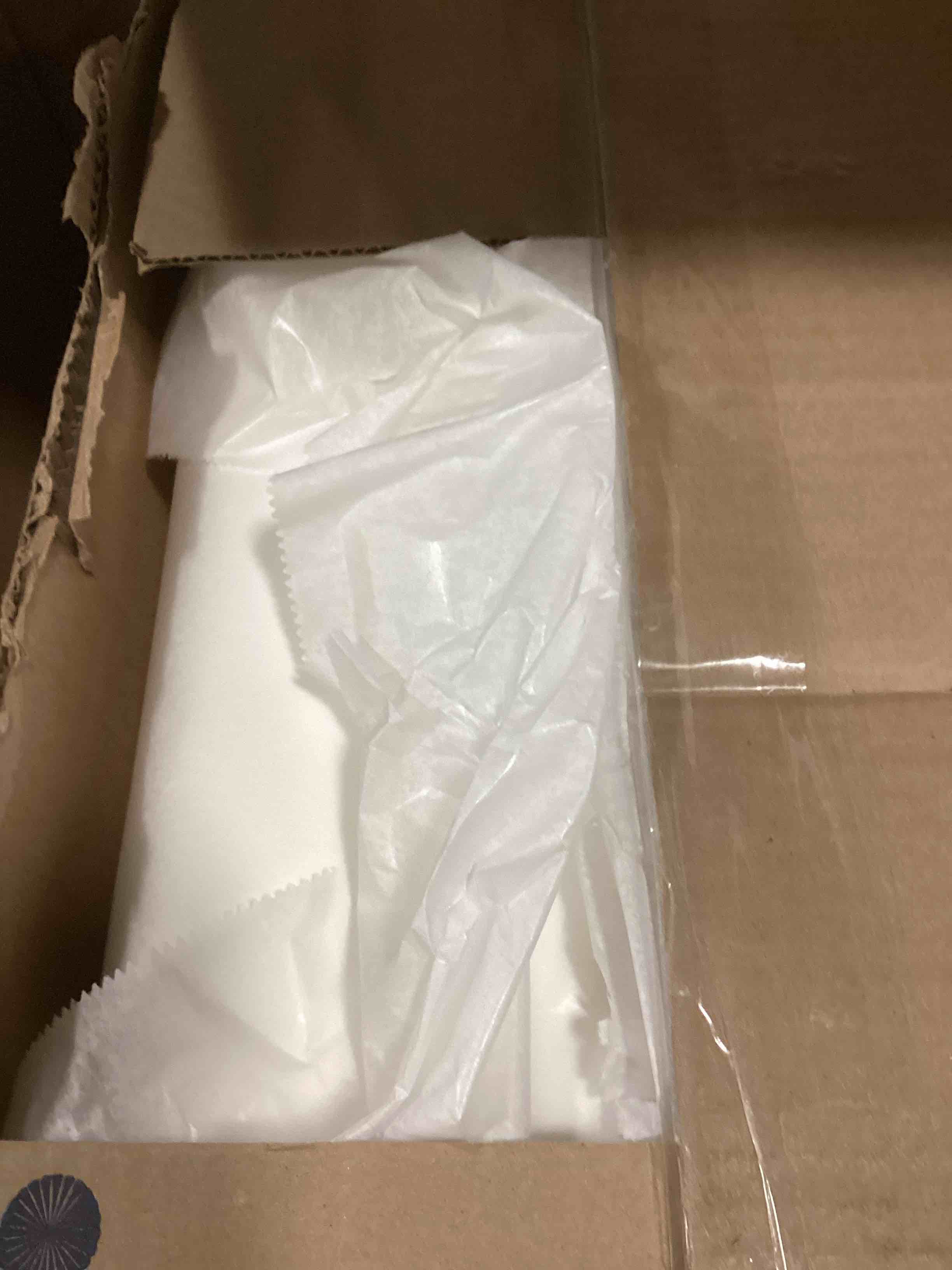 https://s3.amazonaws.com/lotting-images-prod/bidfta/PNK2126366_1740588594090.jpeg