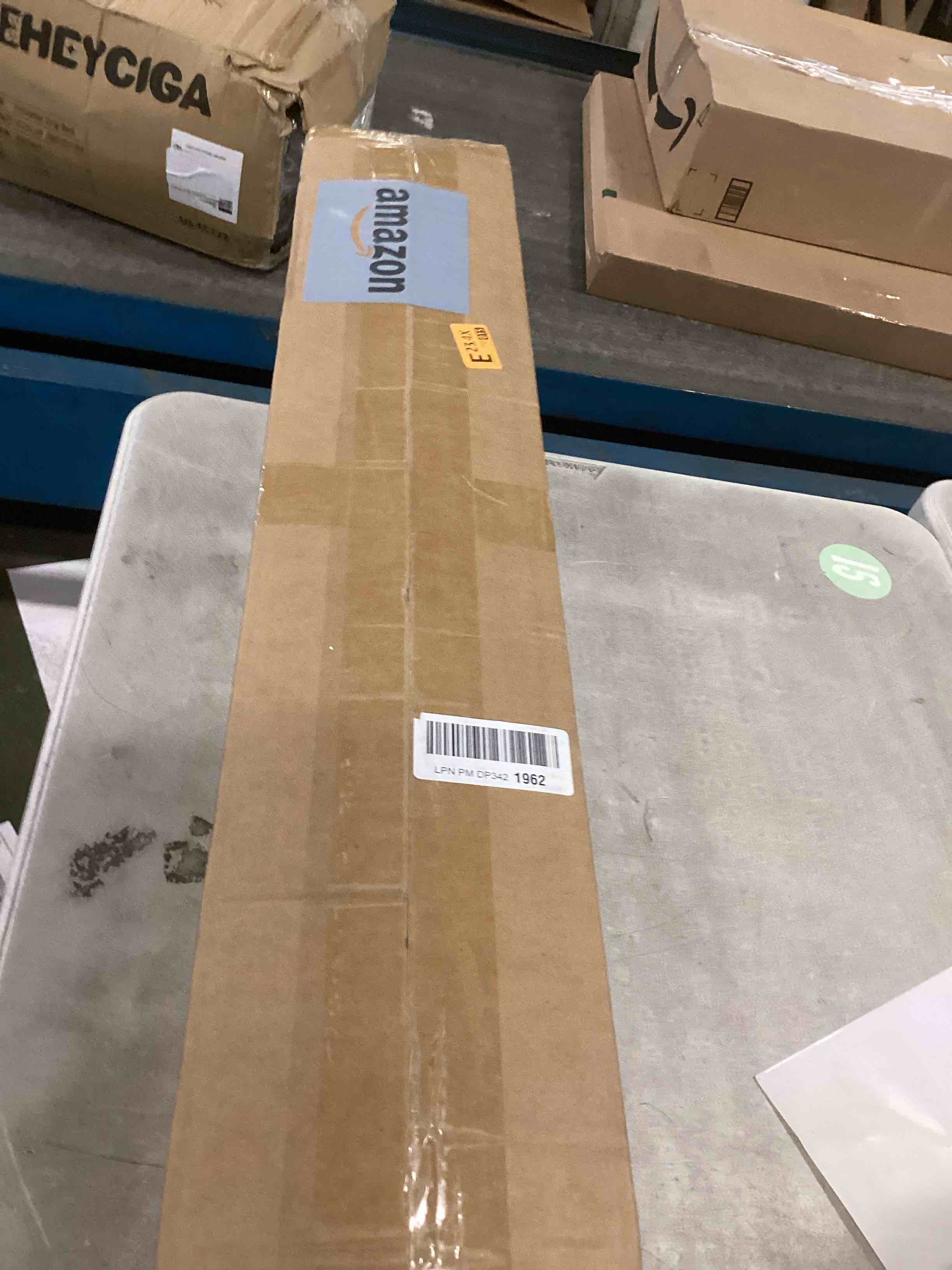 https://s3.amazonaws.com/lotting-images-prod/bidfta/PNK2126653_1740677527786.jpeg