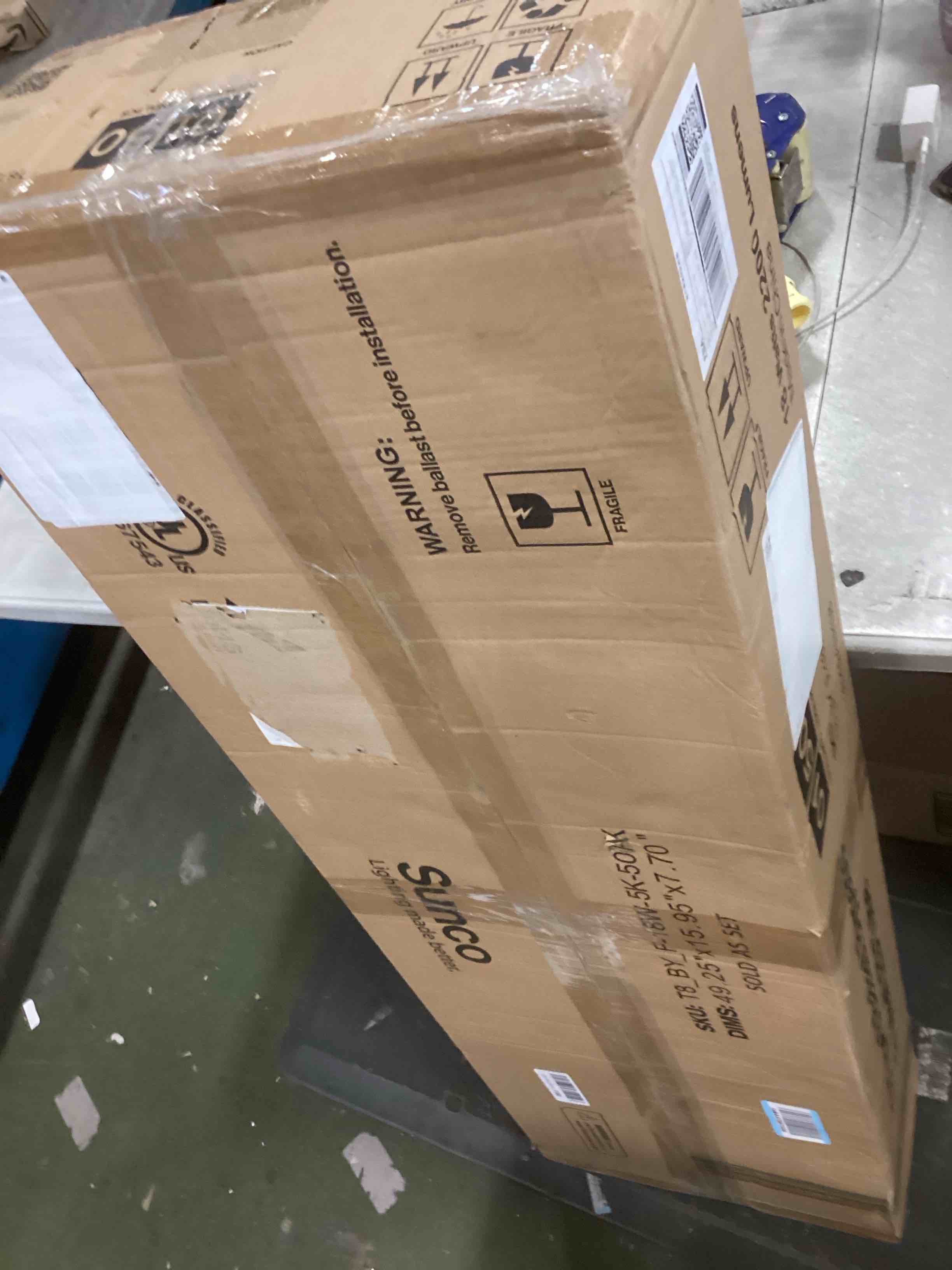 https://s3.amazonaws.com/lotting-images-prod/bidfta/PNK2126690_1740683325268.jpeg