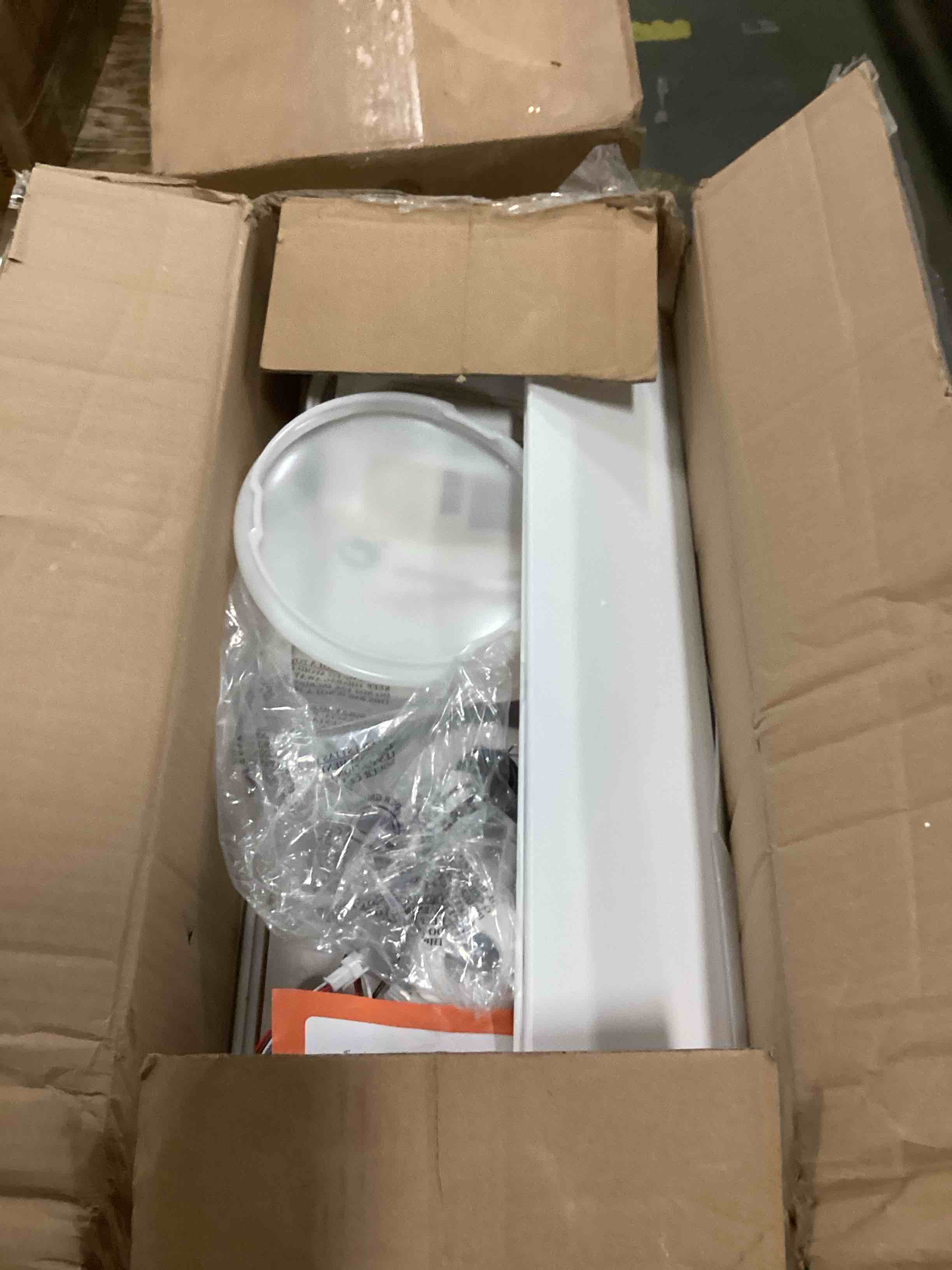 https://s3.amazonaws.com/lotting-images-prod/bidfta/PNK2127352_1741096202464.jpeg