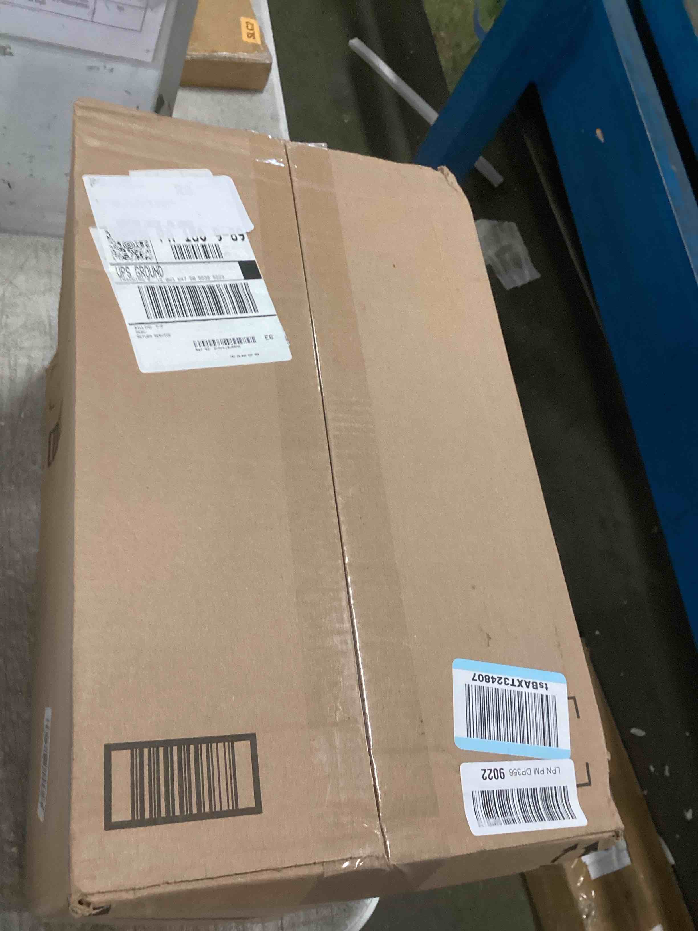https://s3.amazonaws.com/lotting-images-prod/bidfta/PNK2127712_1741190354606.jpeg