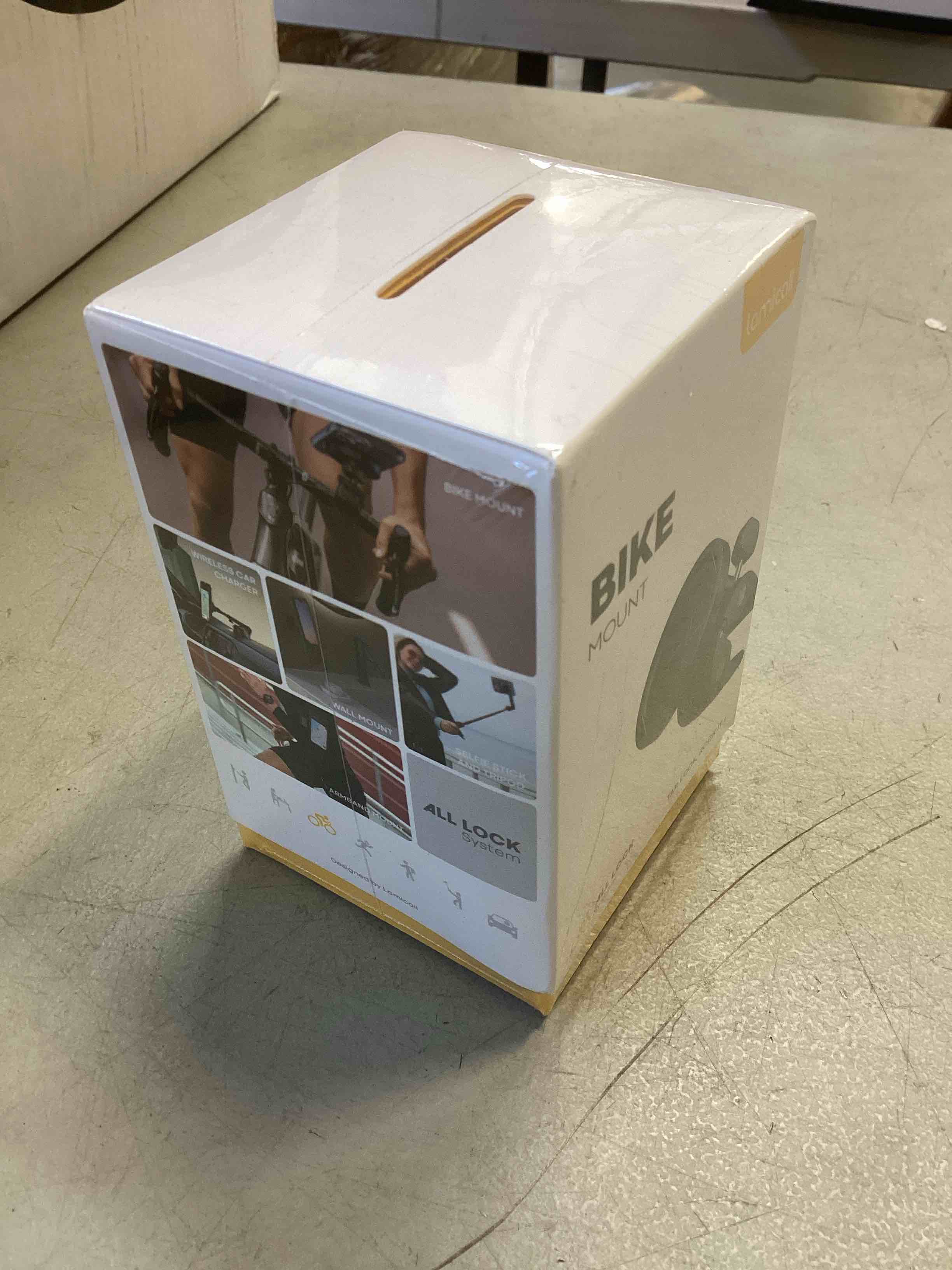 https://s3.amazonaws.com/lotting-images-prod/bidfta/PNK2129797_1740591358535.jpeg