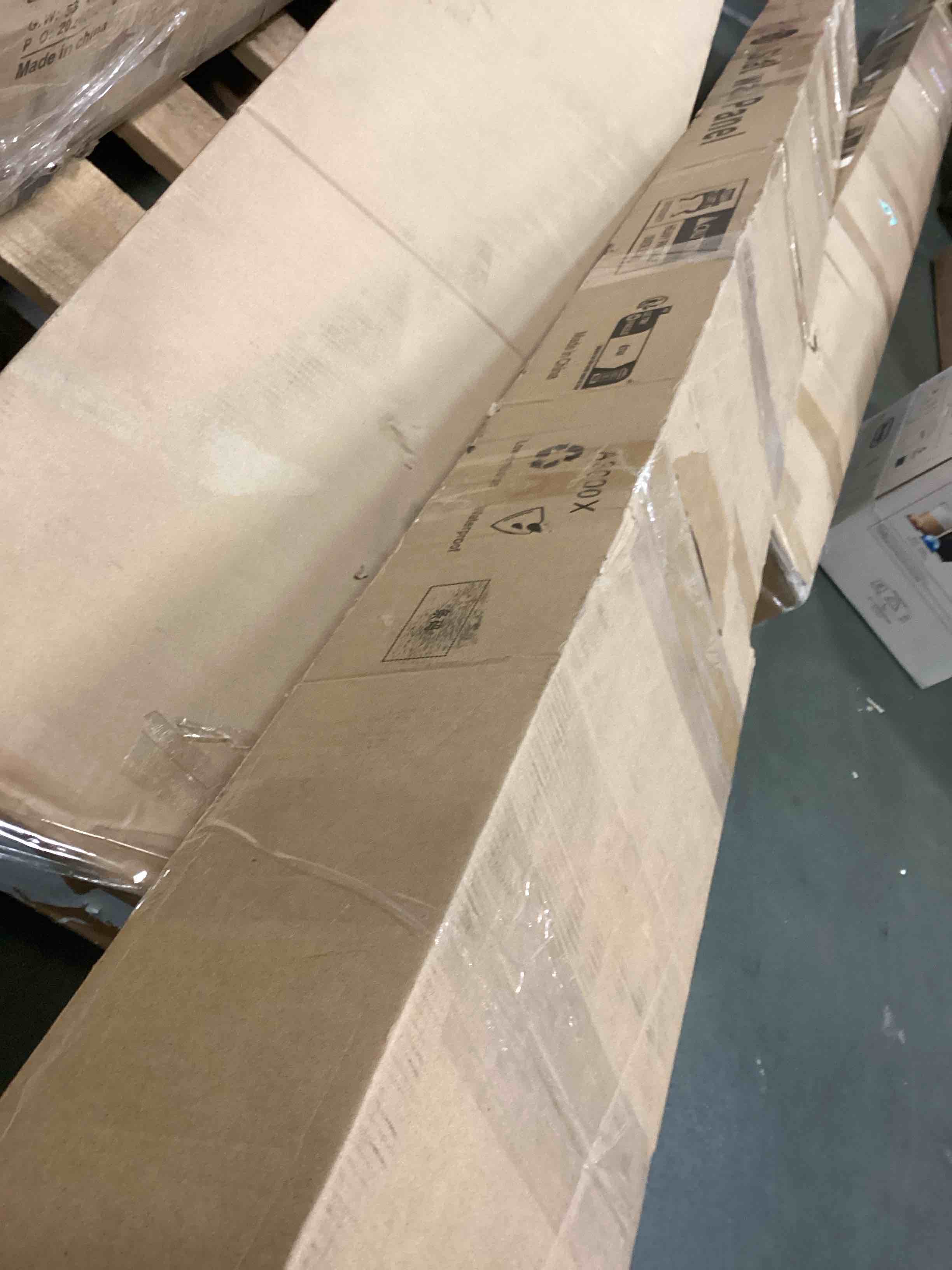 https://s3.amazonaws.com/lotting-images-prod/bidfta/PNK2131538_1740061293310.jpeg