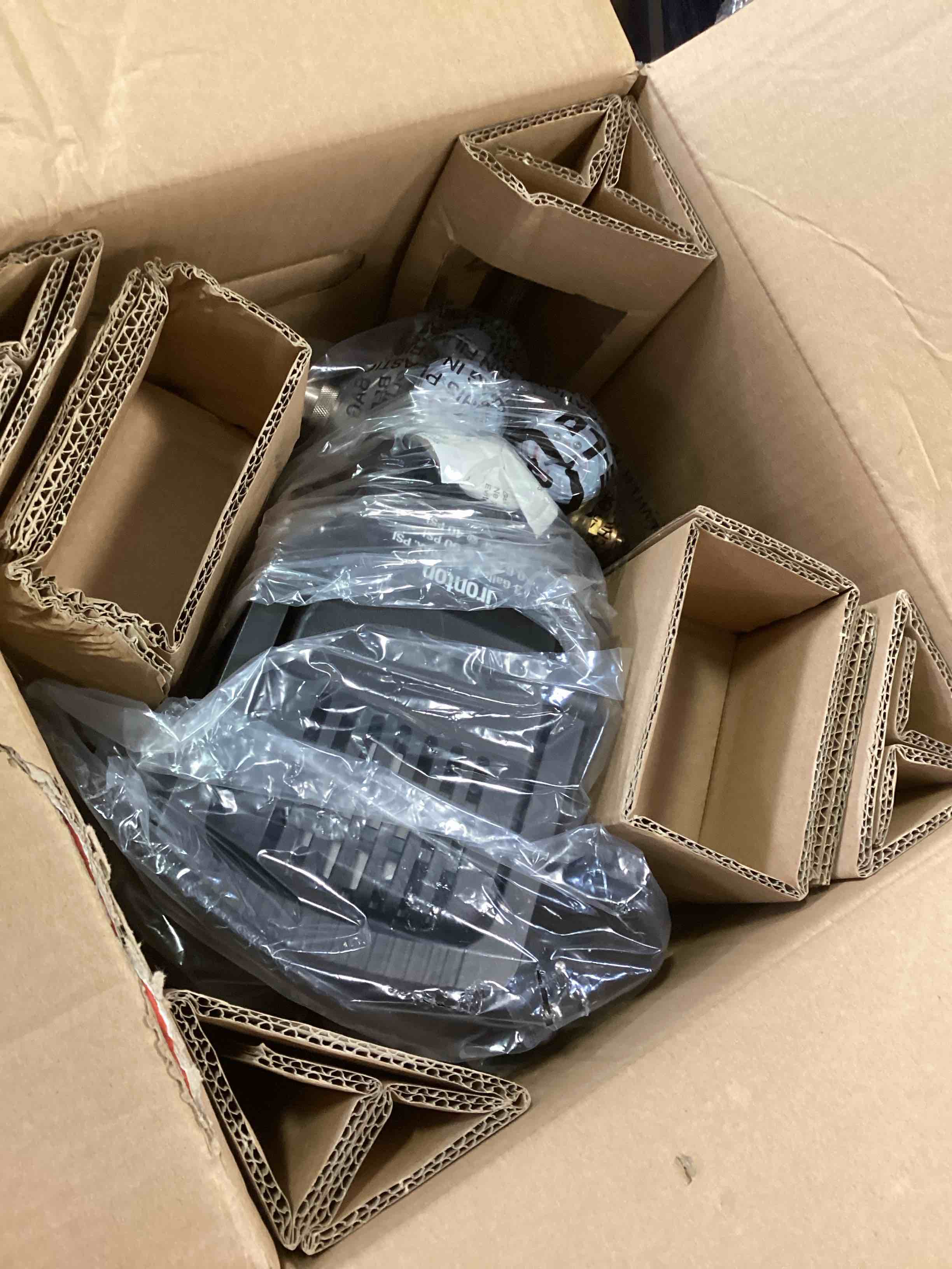 https://s3.amazonaws.com/lotting-images-prod/bidfta/PNK2131811_1740419590653.jpeg