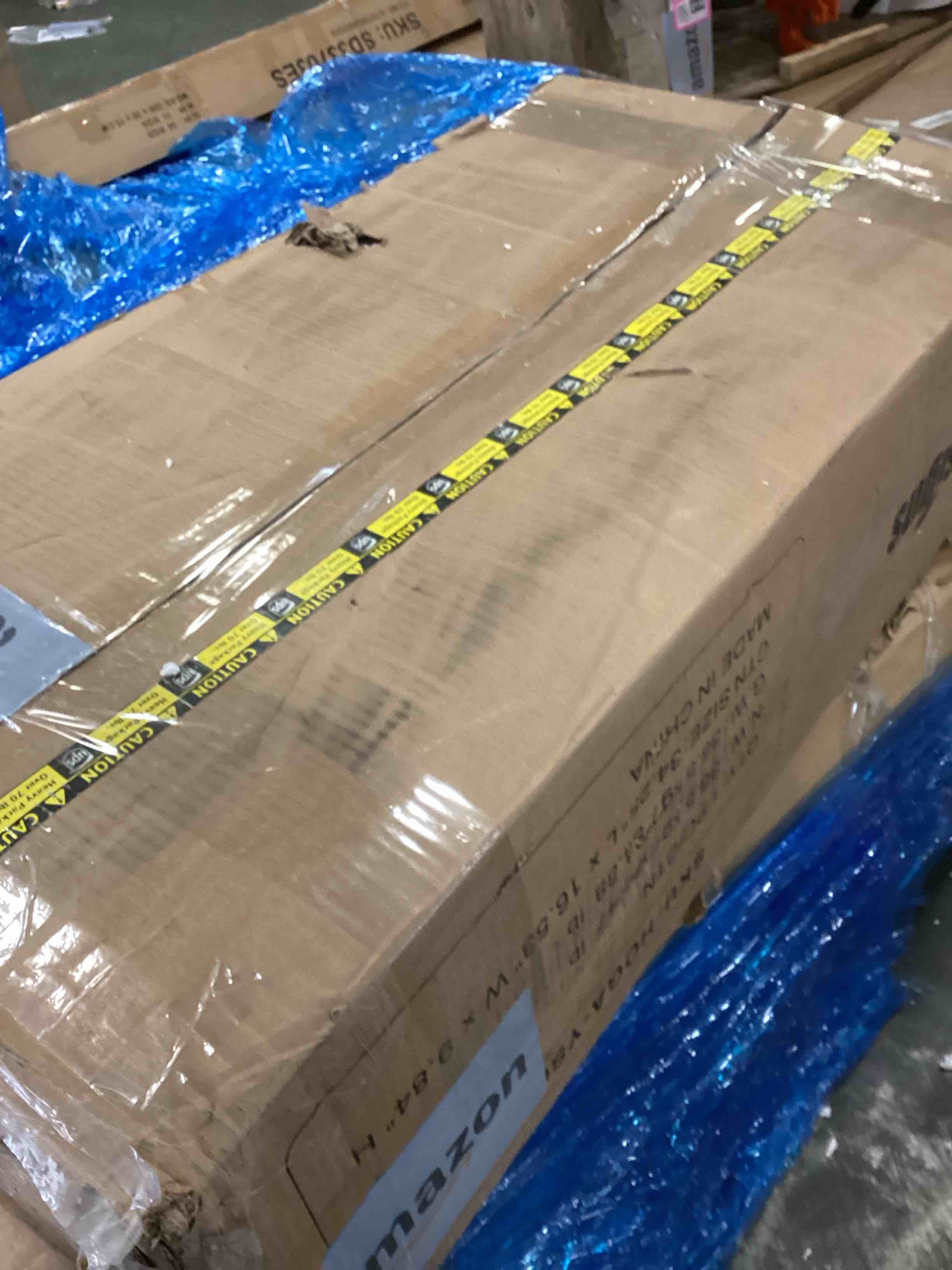 https://s3.amazonaws.com/lotting-images-prod/bidfta/PNK2132126_1740587800511.jpeg