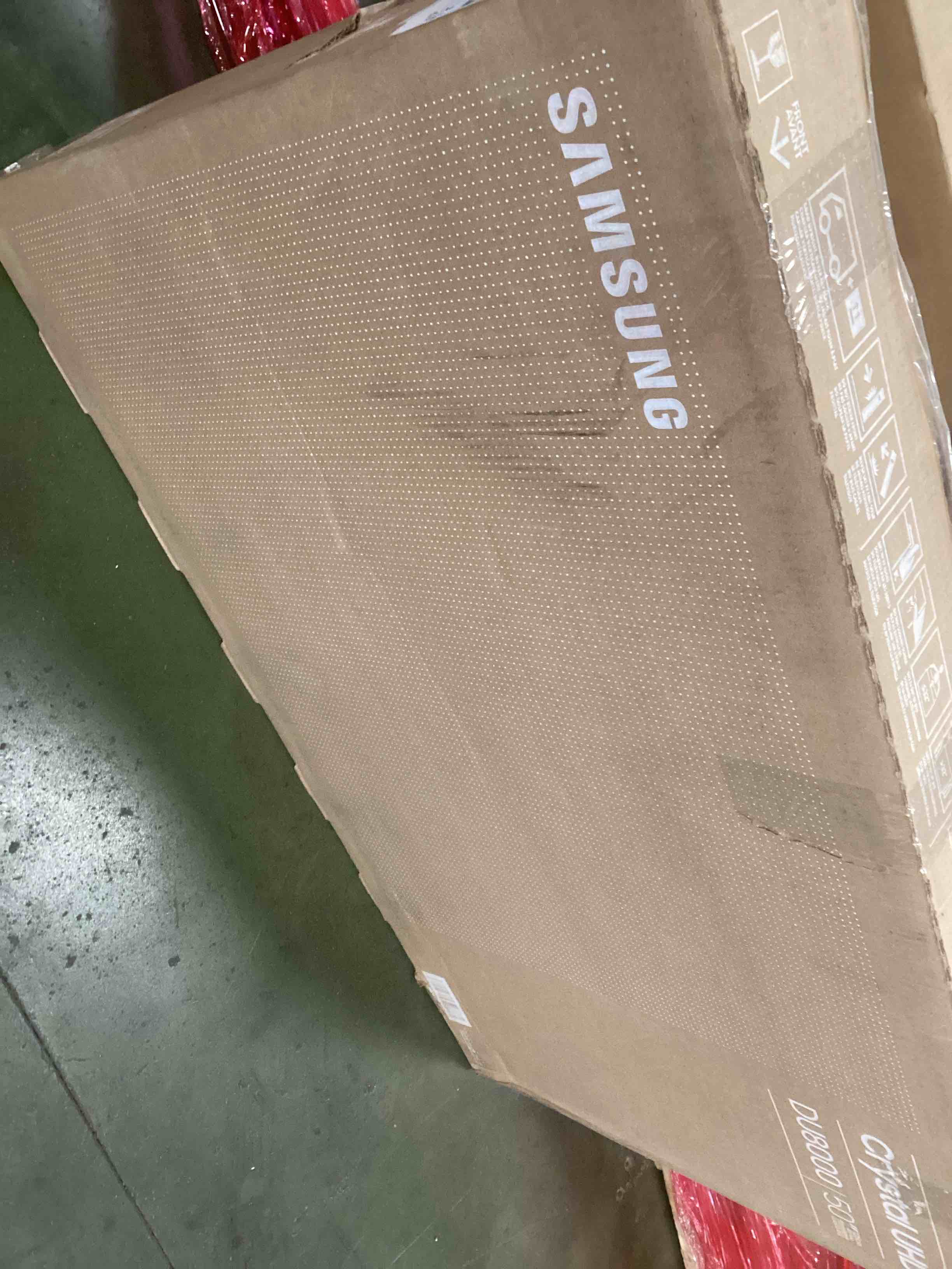 https://s3.amazonaws.com/lotting-images-prod/bidfta/PNK2132401_1741020113123.jpeg