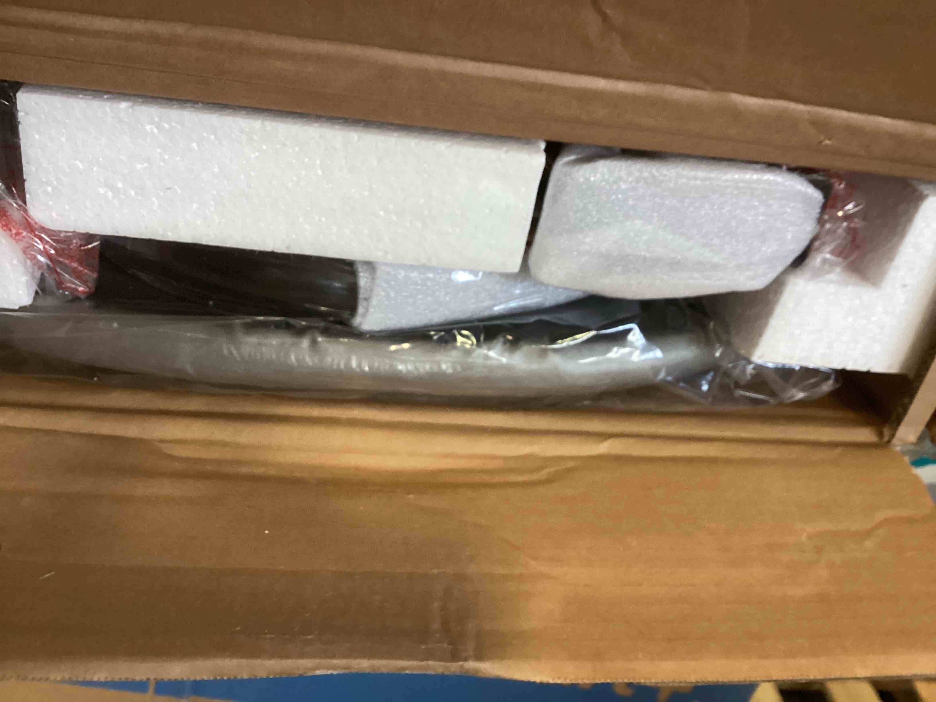 https://s3.amazonaws.com/lotting-images-prod/bidfta/PNK2134386_1739913540946.jpeg