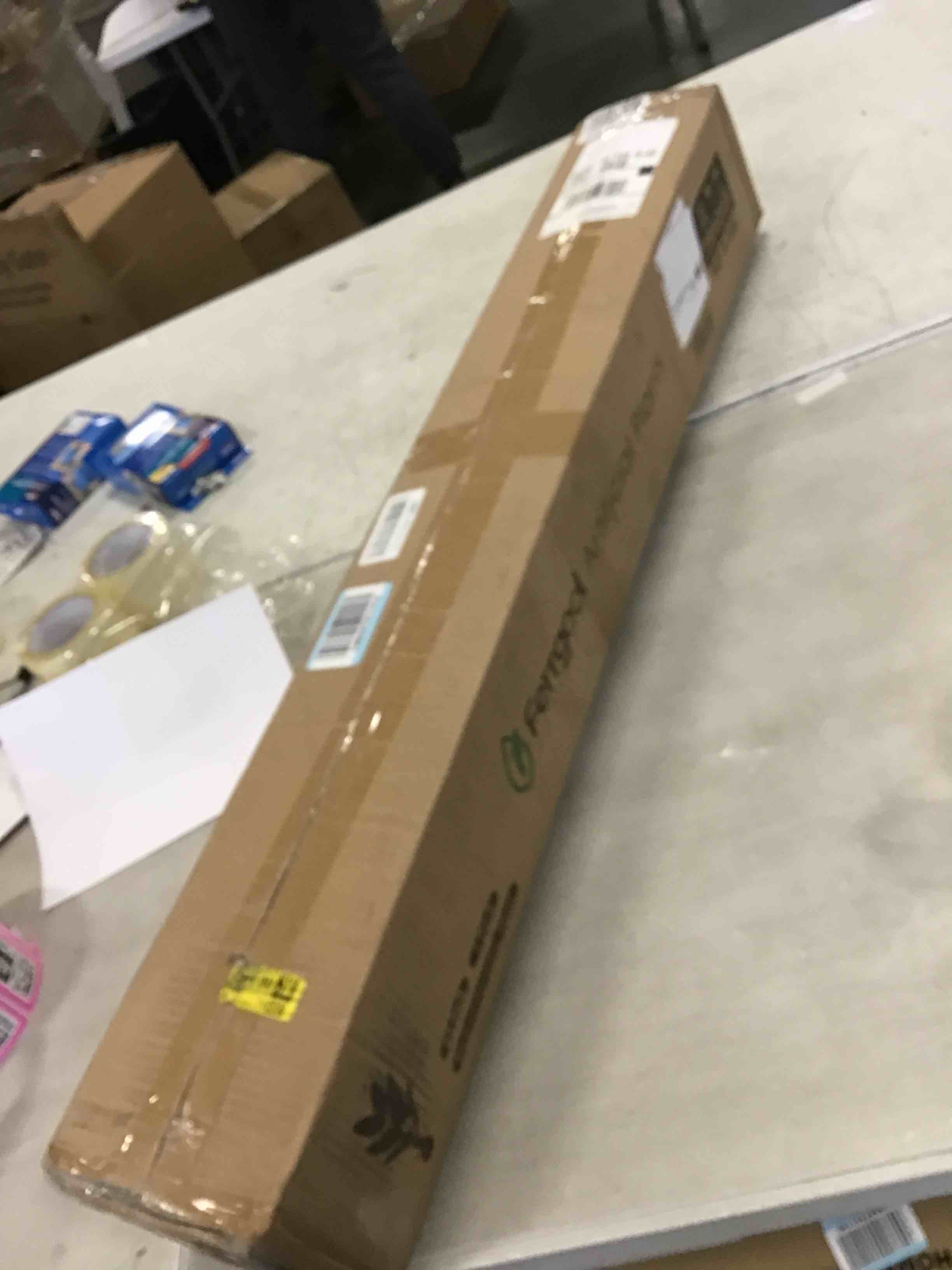https://s3.amazonaws.com/lotting-images-prod/bidfta/PNK2134839_1740148280988.jpeg