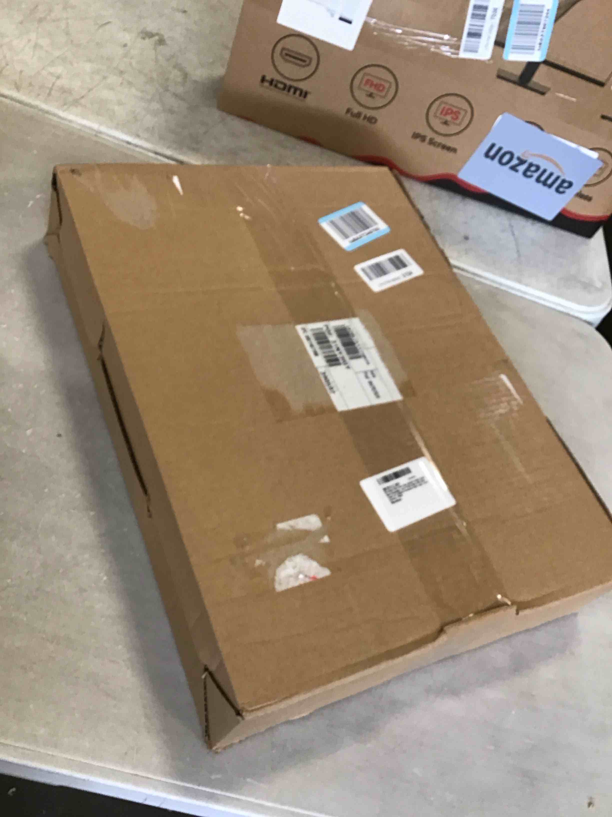 https://s3.amazonaws.com/lotting-images-prod/bidfta/PNK2135625_1740588914153.jpeg