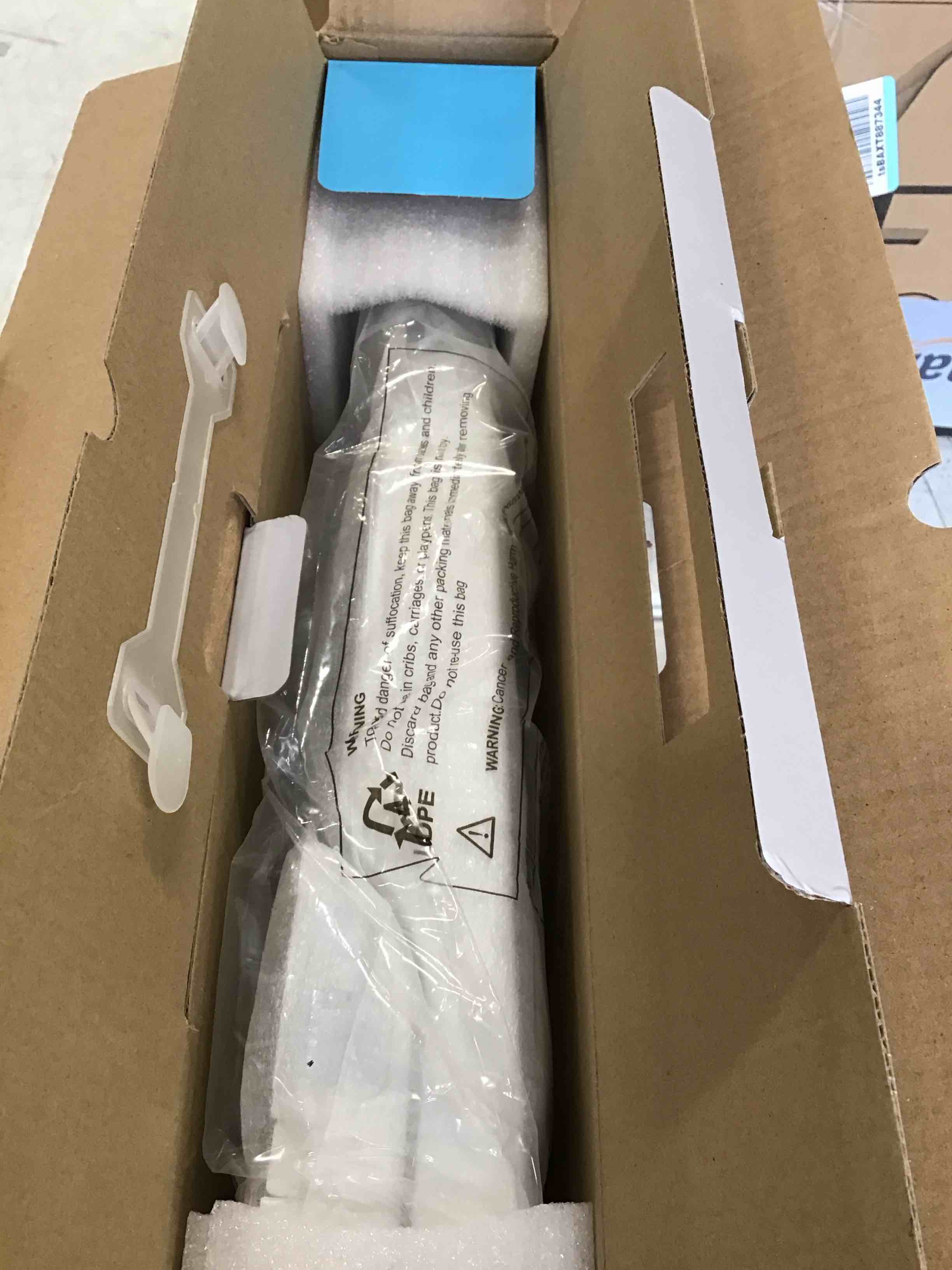 https://s3.amazonaws.com/lotting-images-prod/bidfta/PNK2135625_1740588938268.jpeg