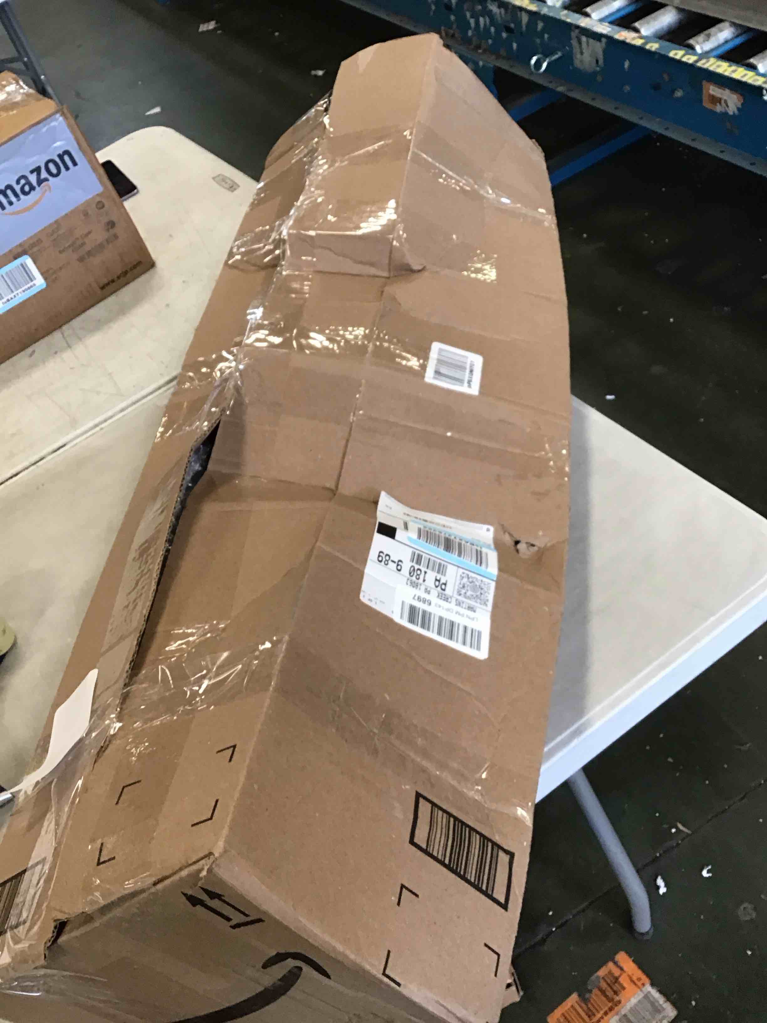 https://s3.amazonaws.com/lotting-images-prod/bidfta/PNK2135648_1740593247662.jpeg