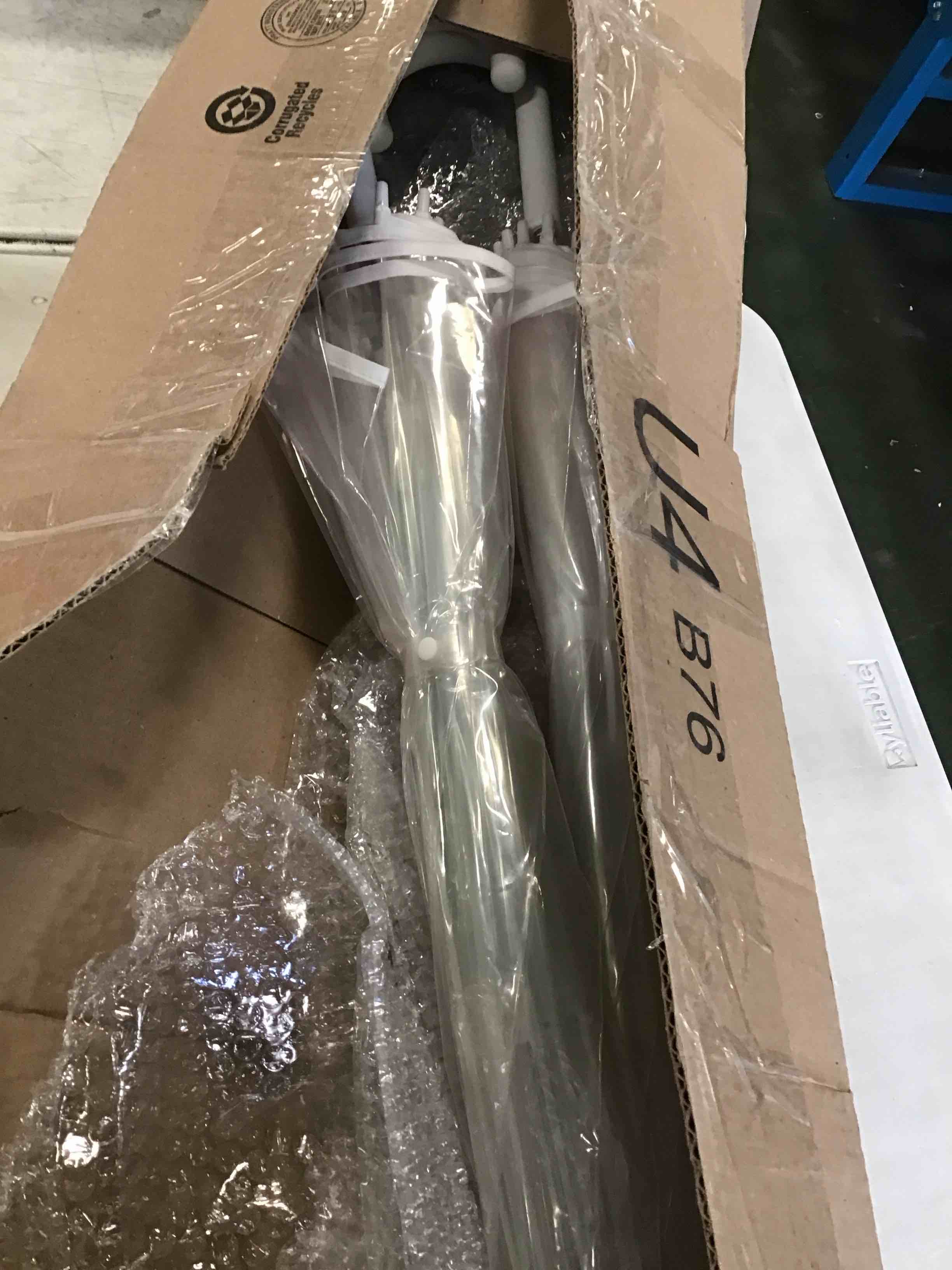 https://s3.amazonaws.com/lotting-images-prod/bidfta/PNK2135648_1740593279432.jpeg