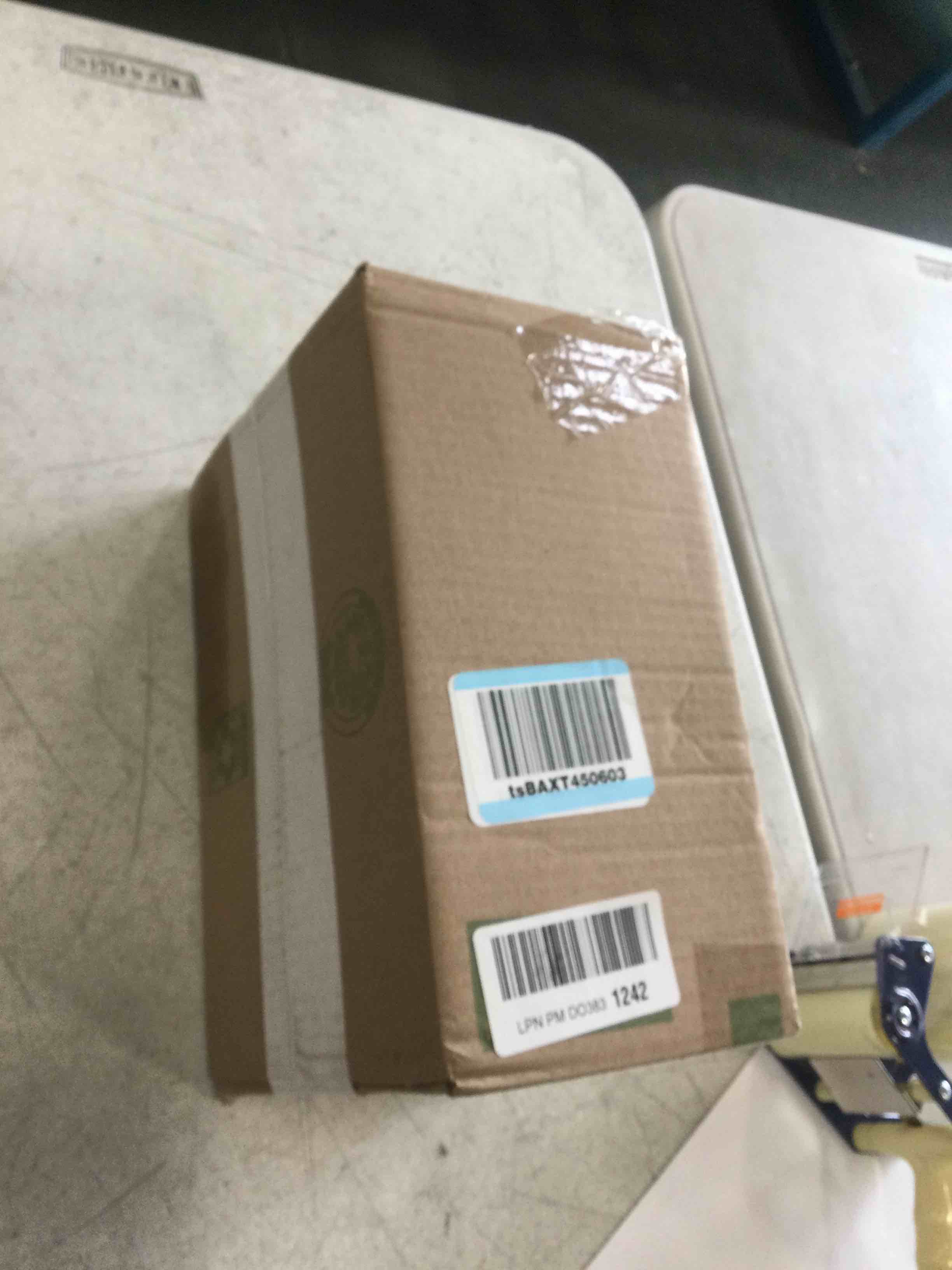 https://s3.amazonaws.com/lotting-images-prod/bidfta/PNK2136396_1741099487585.jpeg