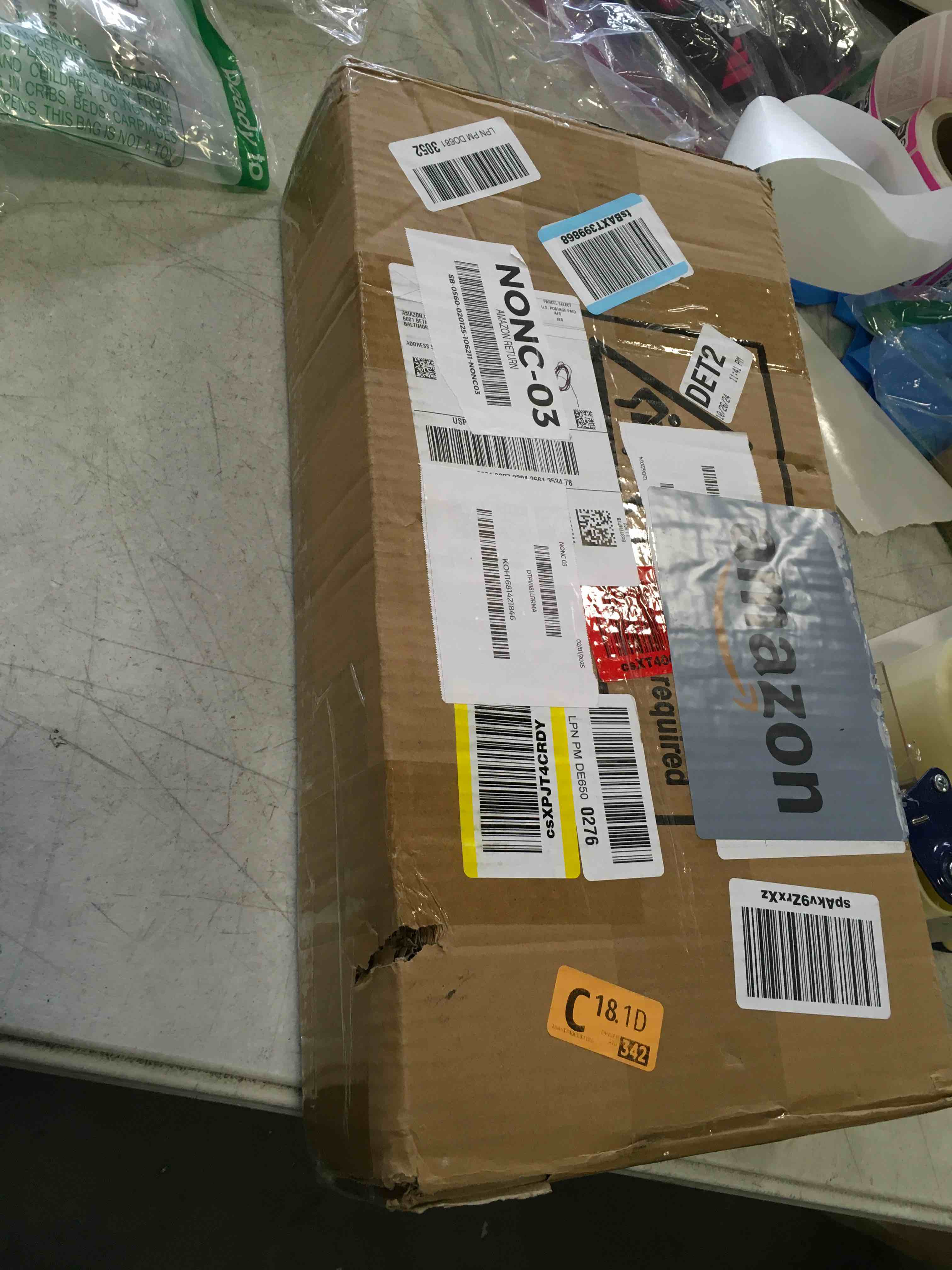 https://s3.amazonaws.com/lotting-images-prod/bidfta/PNK2136500_1741113567974.jpeg