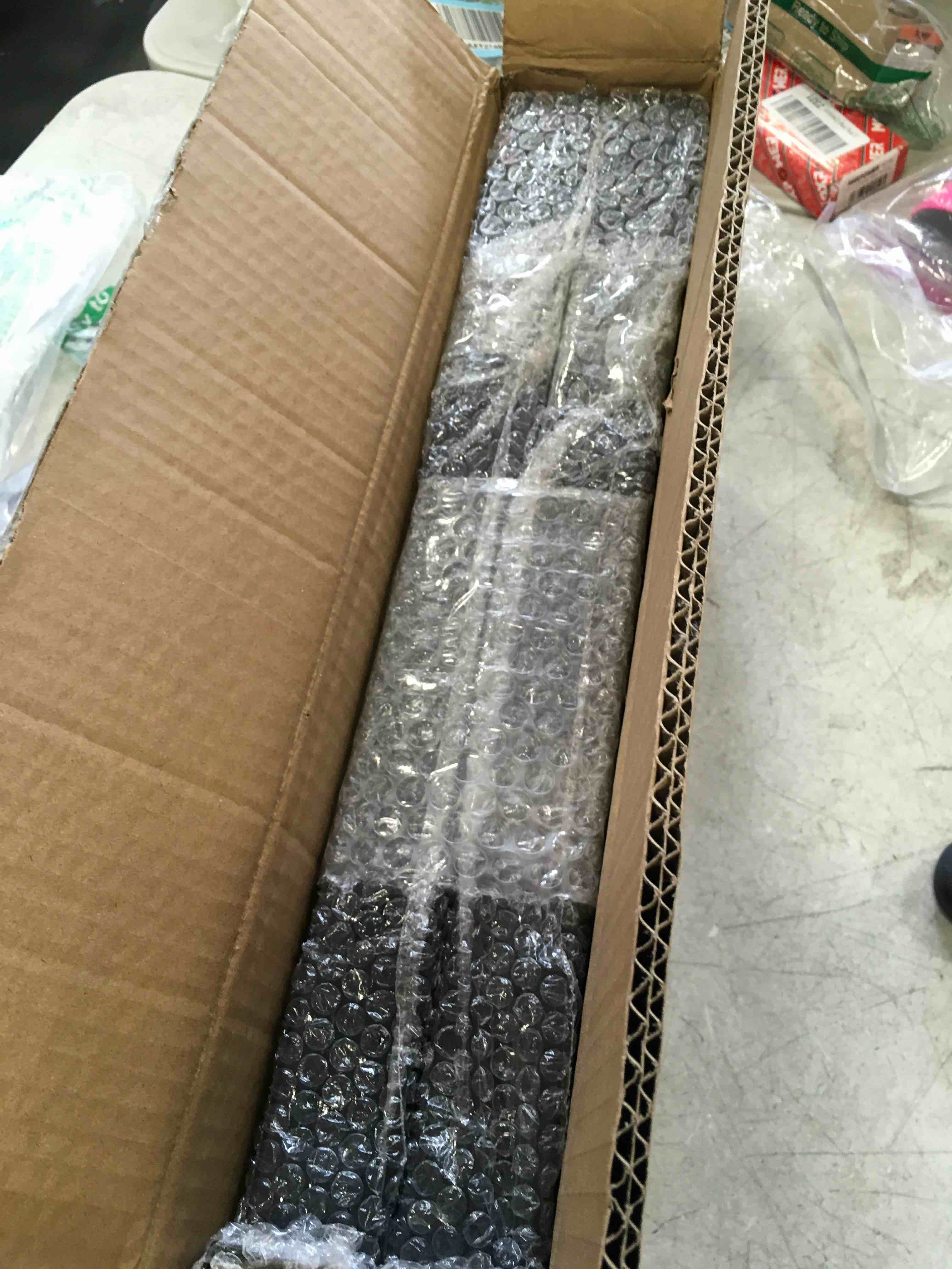 https://s3.amazonaws.com/lotting-images-prod/bidfta/PNK2136500_1741113595074.jpeg