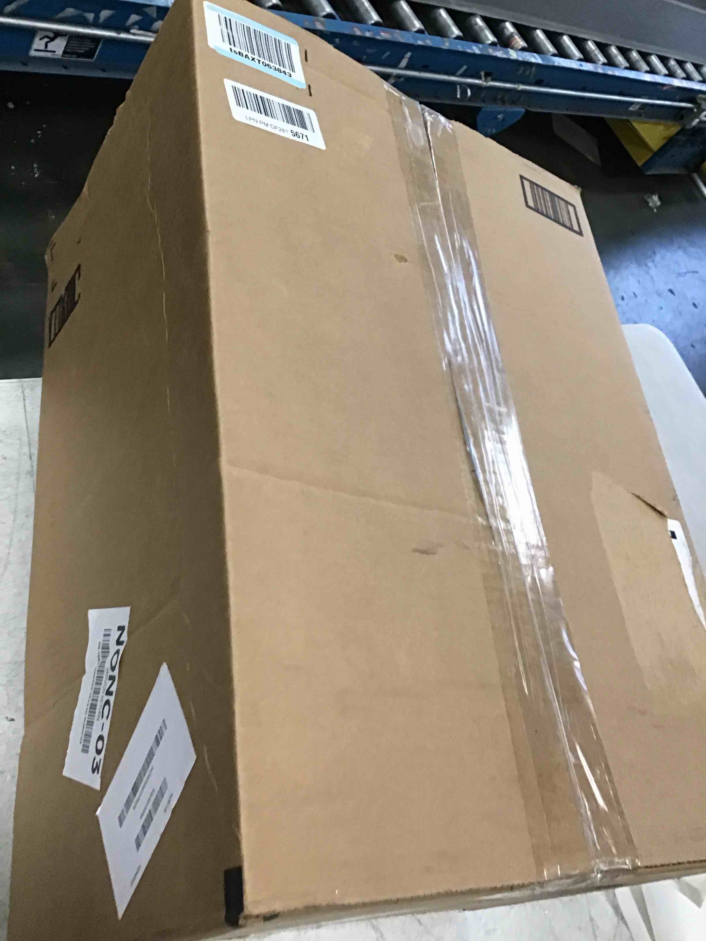 https://s3.amazonaws.com/lotting-images-prod/bidfta/PNK2136802_1741208077113.jpeg