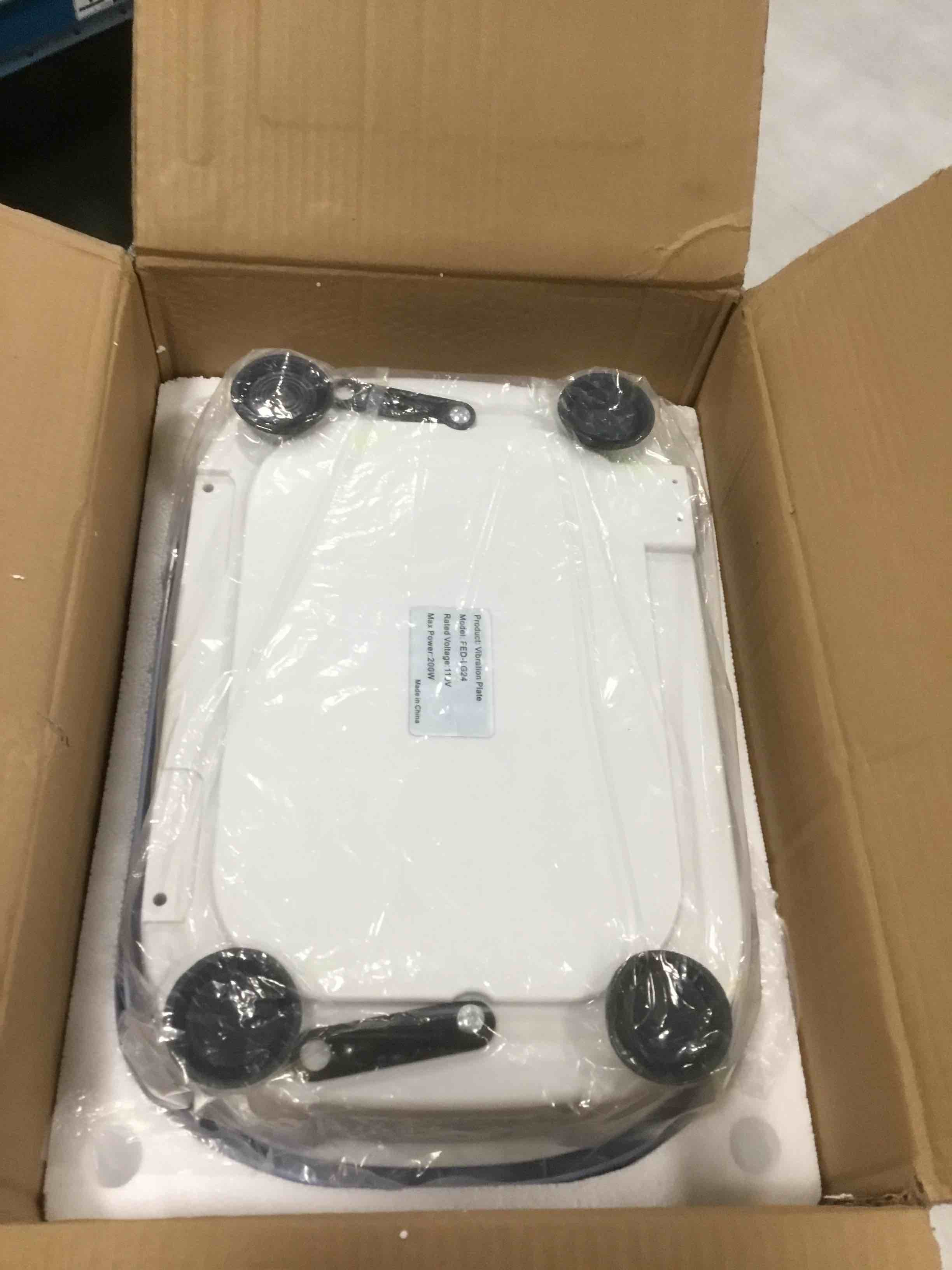 https://s3.amazonaws.com/lotting-images-prod/bidfta/PNK2136826_1741266798978.jpeg