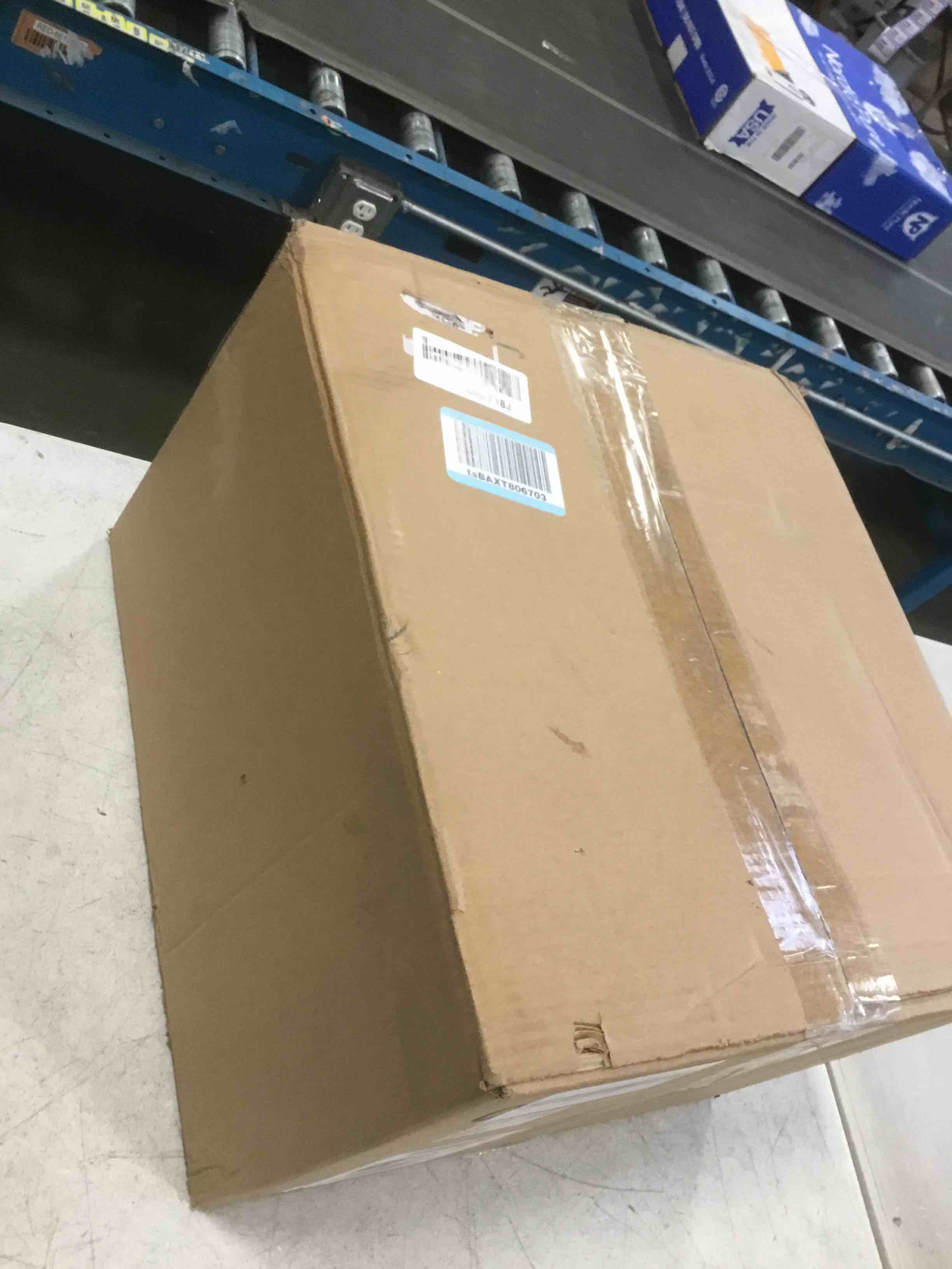 https://s3.amazonaws.com/lotting-images-prod/bidfta/PNK2136870_1741271167988.jpeg