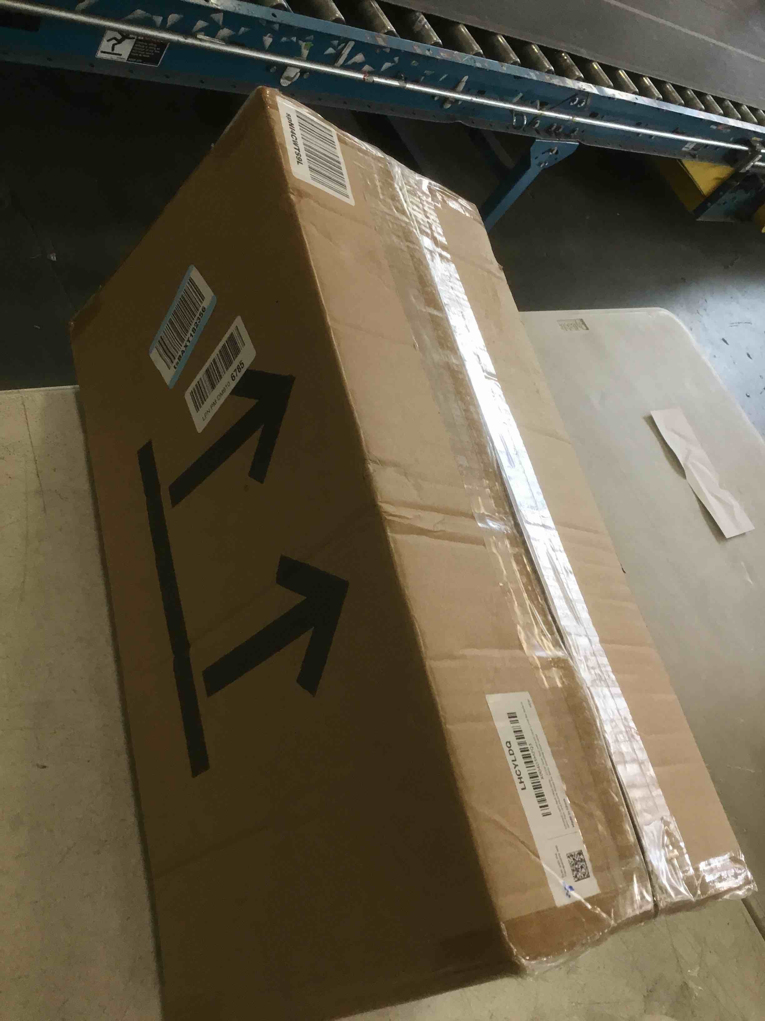 https://s3.amazonaws.com/lotting-images-prod/bidfta/PNK2136962_1741284146497.jpeg