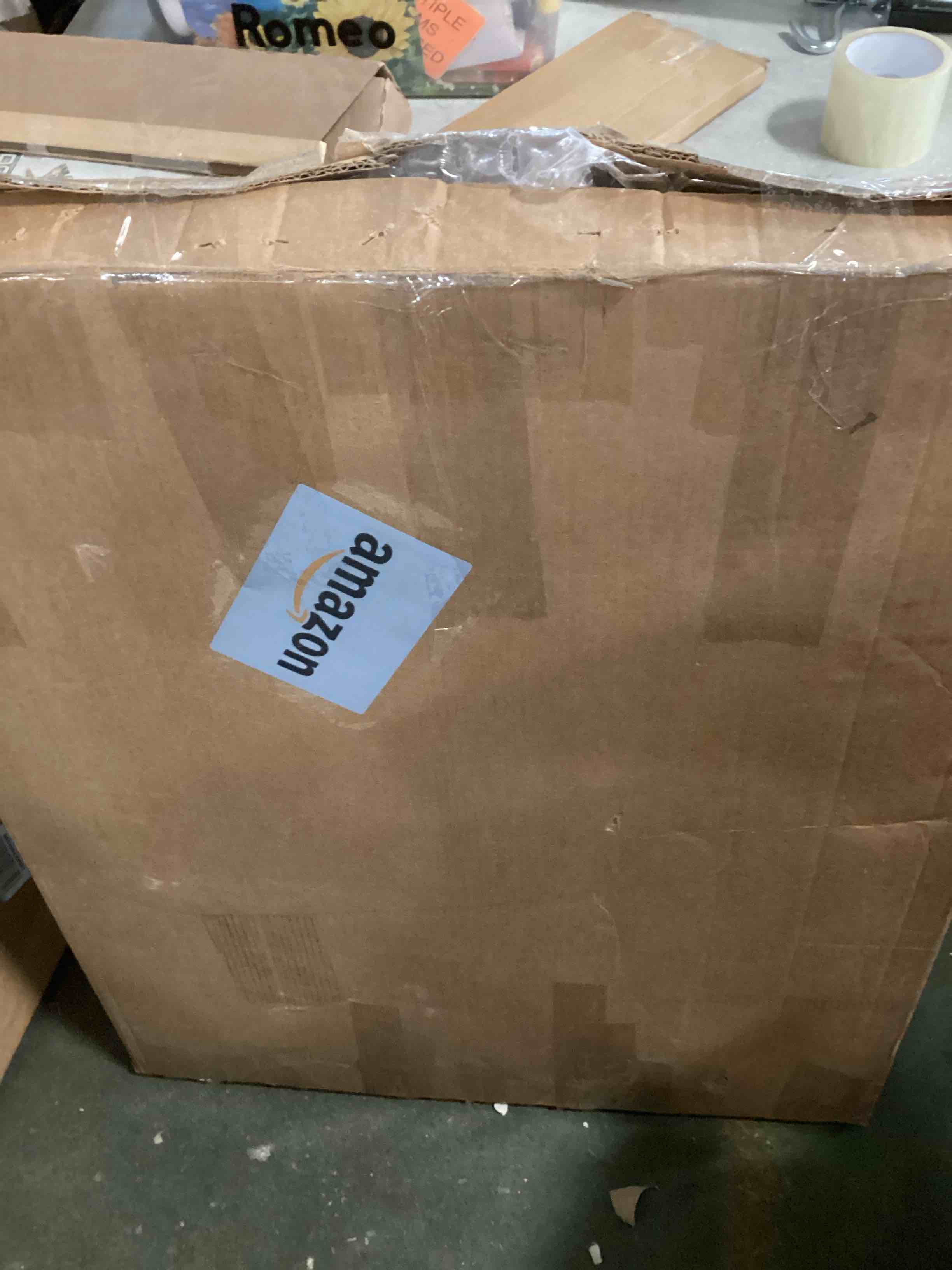 https://s3.amazonaws.com/lotting-images-prod/bidfta/PNK2137990_1741793872516.jpeg