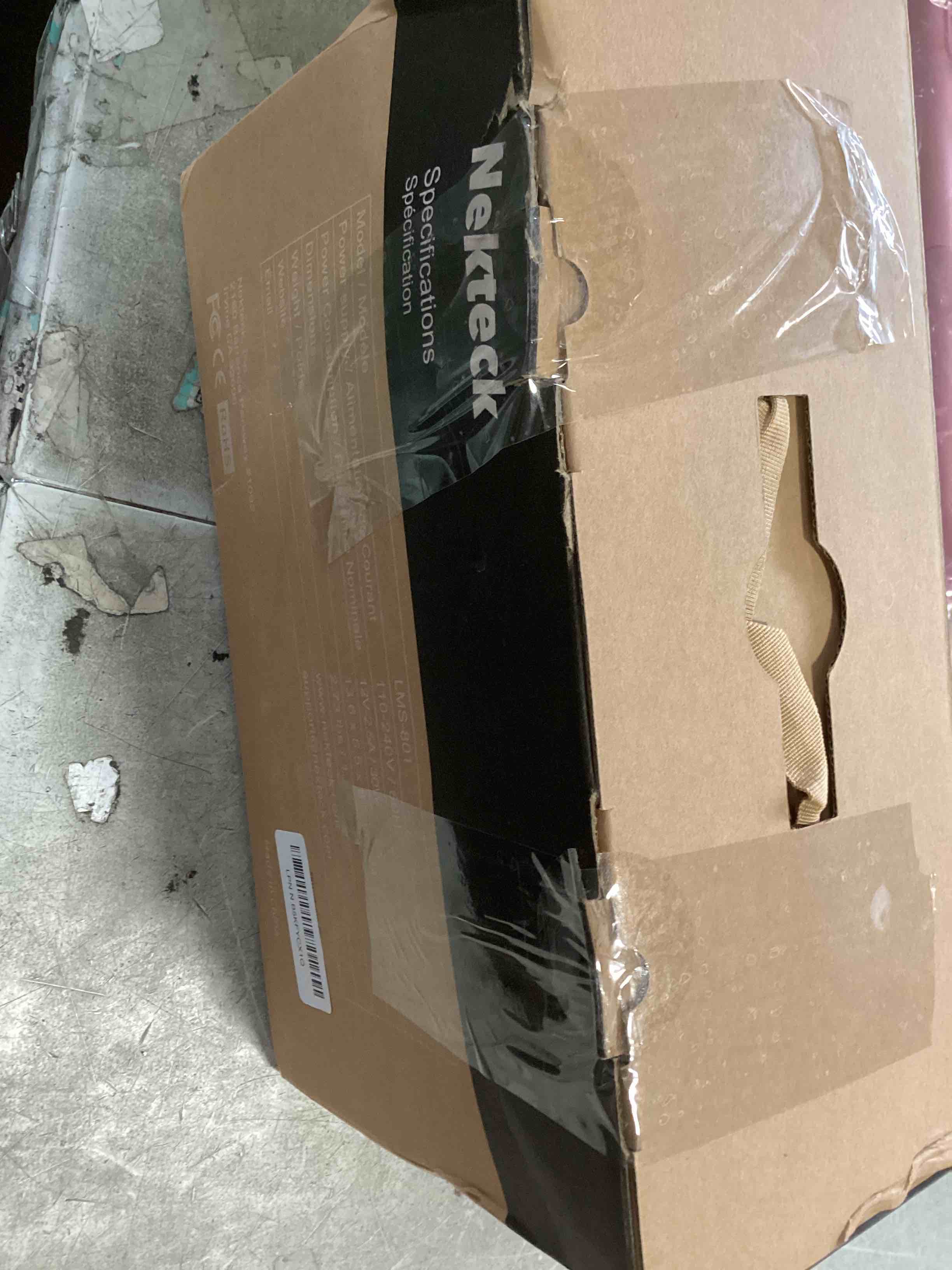 https://s3.amazonaws.com/lotting-images-prod/bidfta/PNK2138911_1742399703038.jpeg