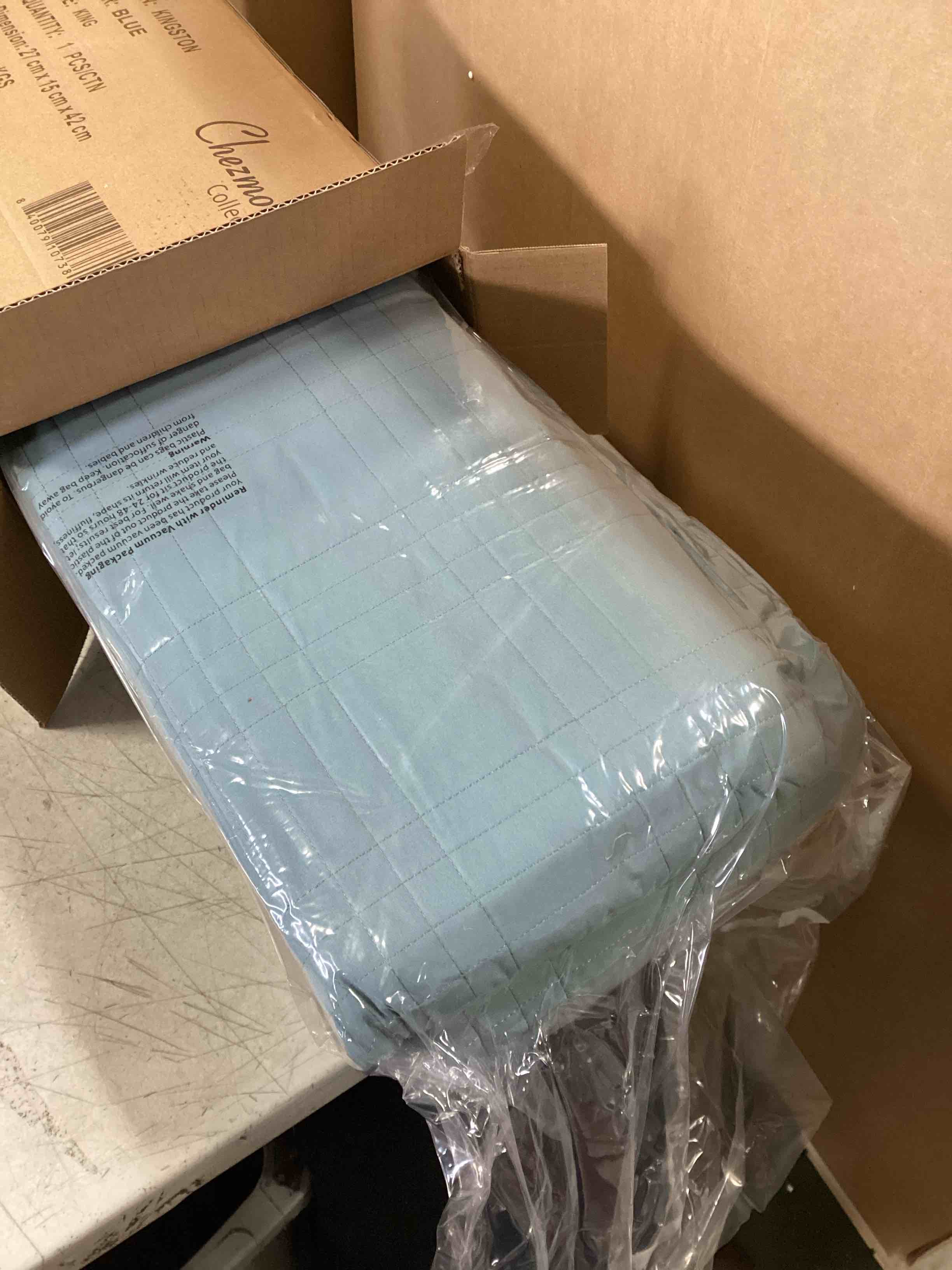 https://s3.amazonaws.com/lotting-images-prod/bidfta/PNK2142129_1743096258177.jpeg