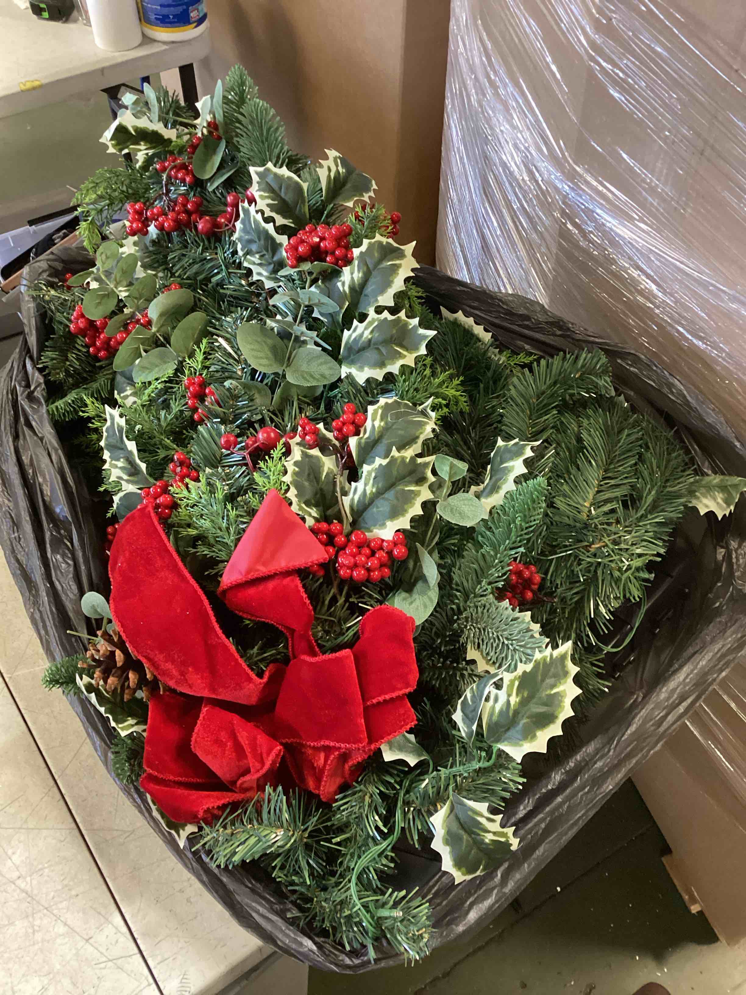 the cordless prelit holly/berries/ribbon holiday trim