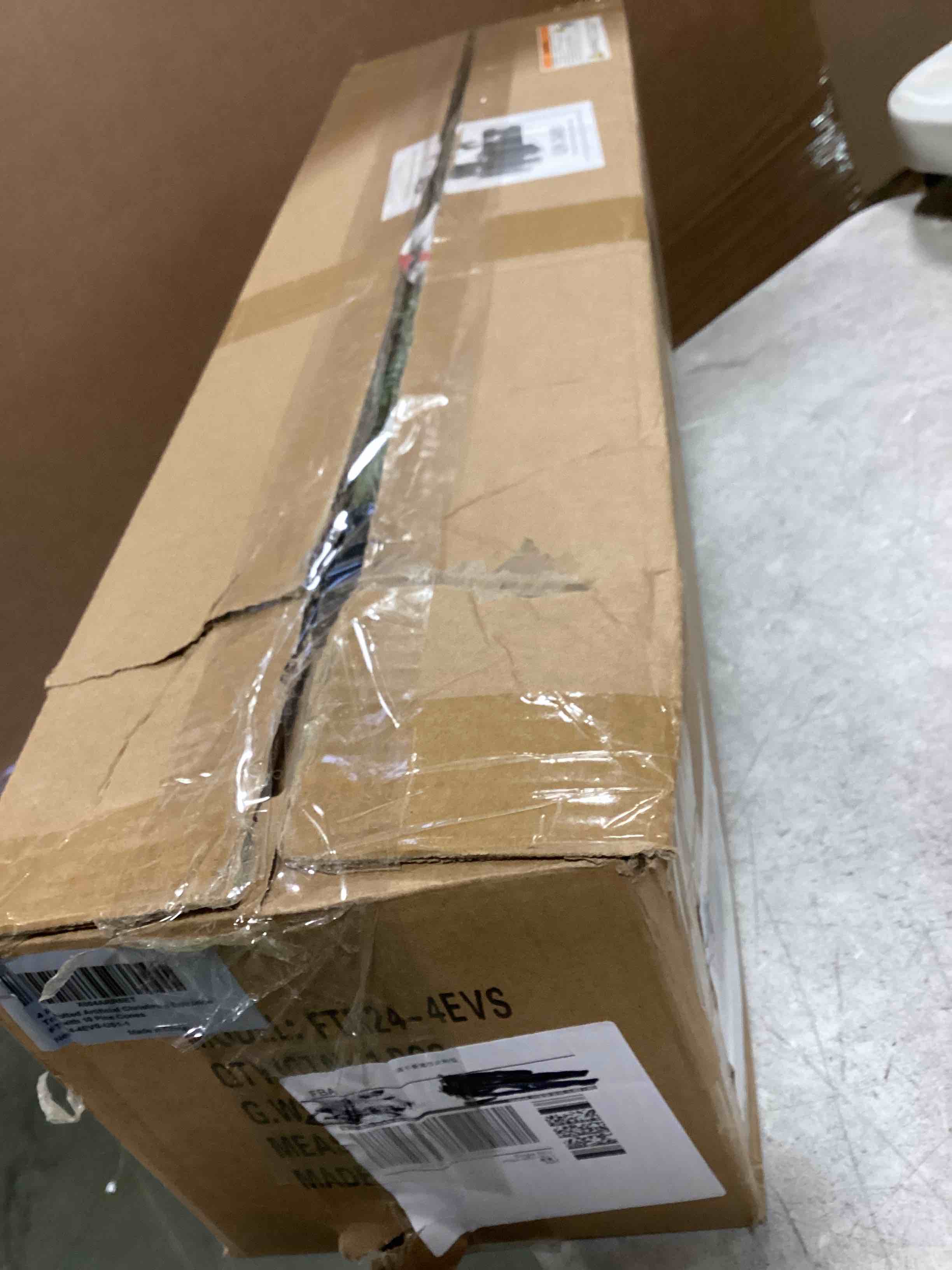 https://s3.amazonaws.com/lotting-images-prod/bidfta/PNK2143827_1739970658149.jpeg