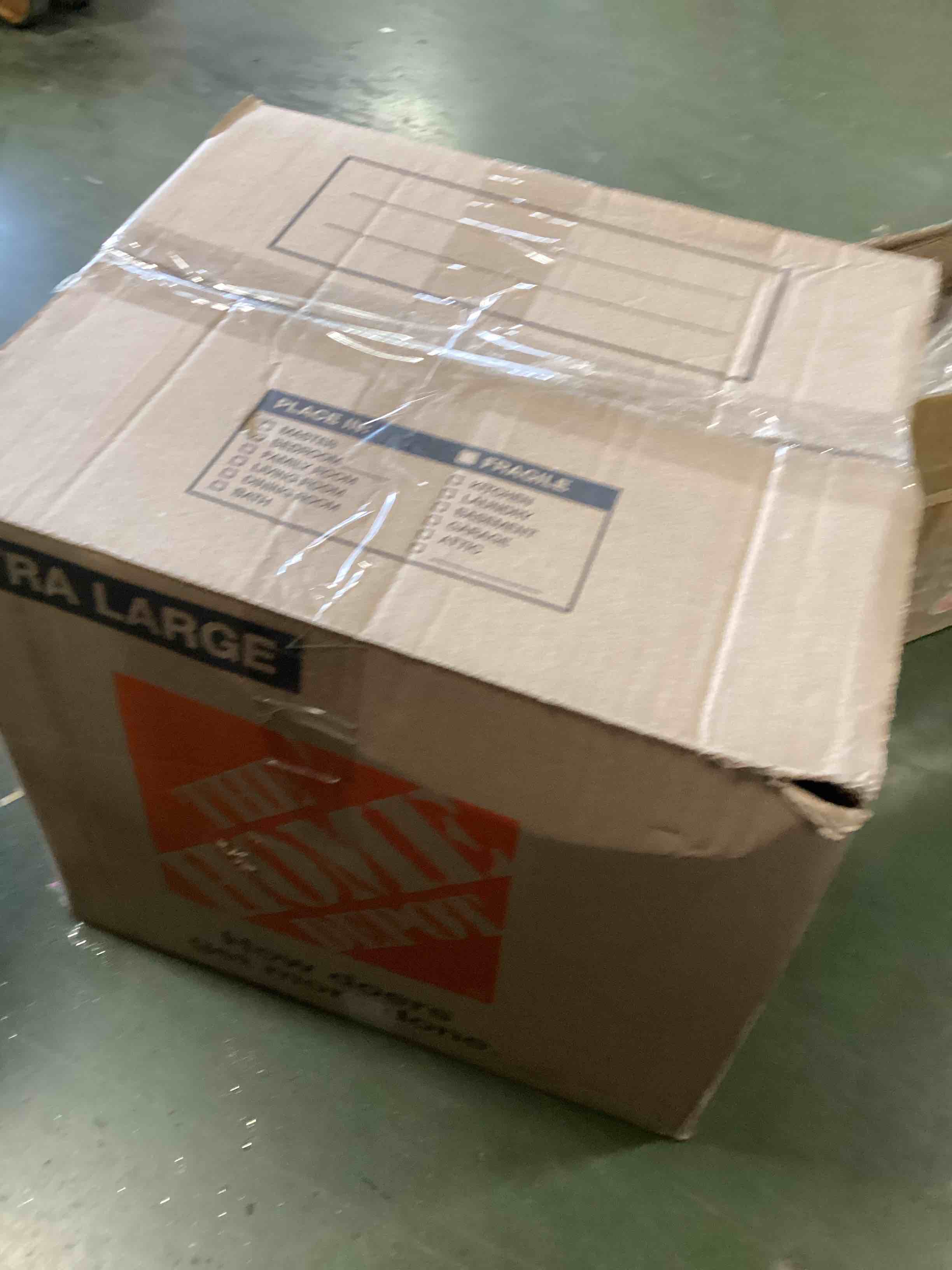 https://s3.amazonaws.com/lotting-images-prod/bidfta/PNK2144076_1739999458841.jpeg