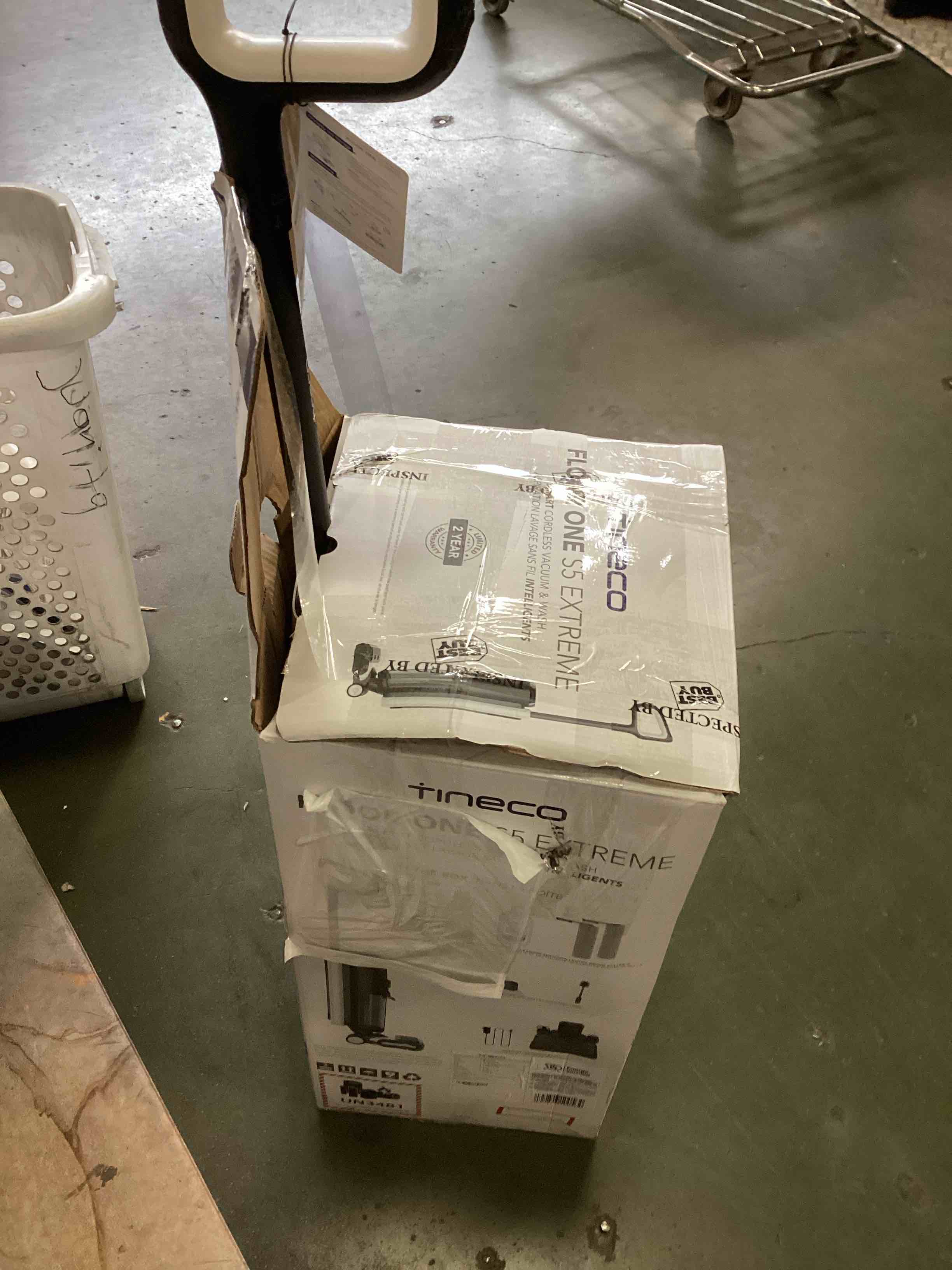 https://s3.amazonaws.com/lotting-images-prod/bidfta/PNK2146051_1739472936637.jpeg