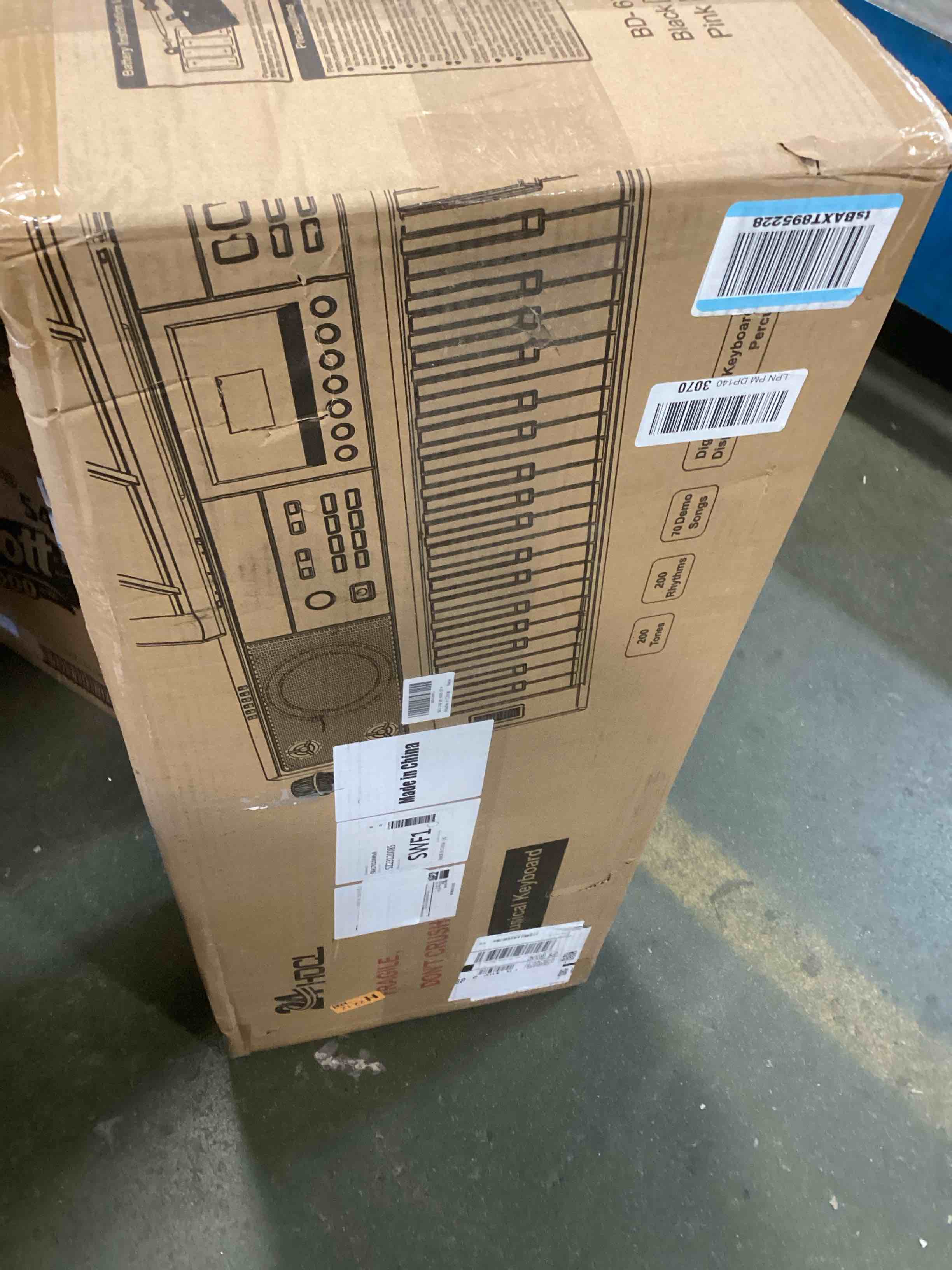 https://s3.amazonaws.com/lotting-images-prod/bidfta/PNK2147853_1741629822358.jpeg
