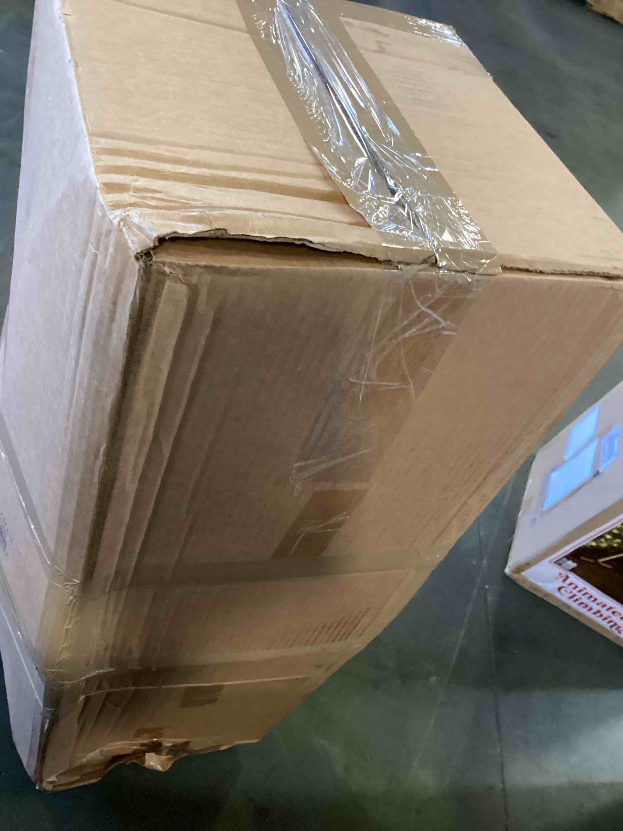https://s3.amazonaws.com/lotting-images-prod/bidfta/PNK2148723_1742570020728.jpeg