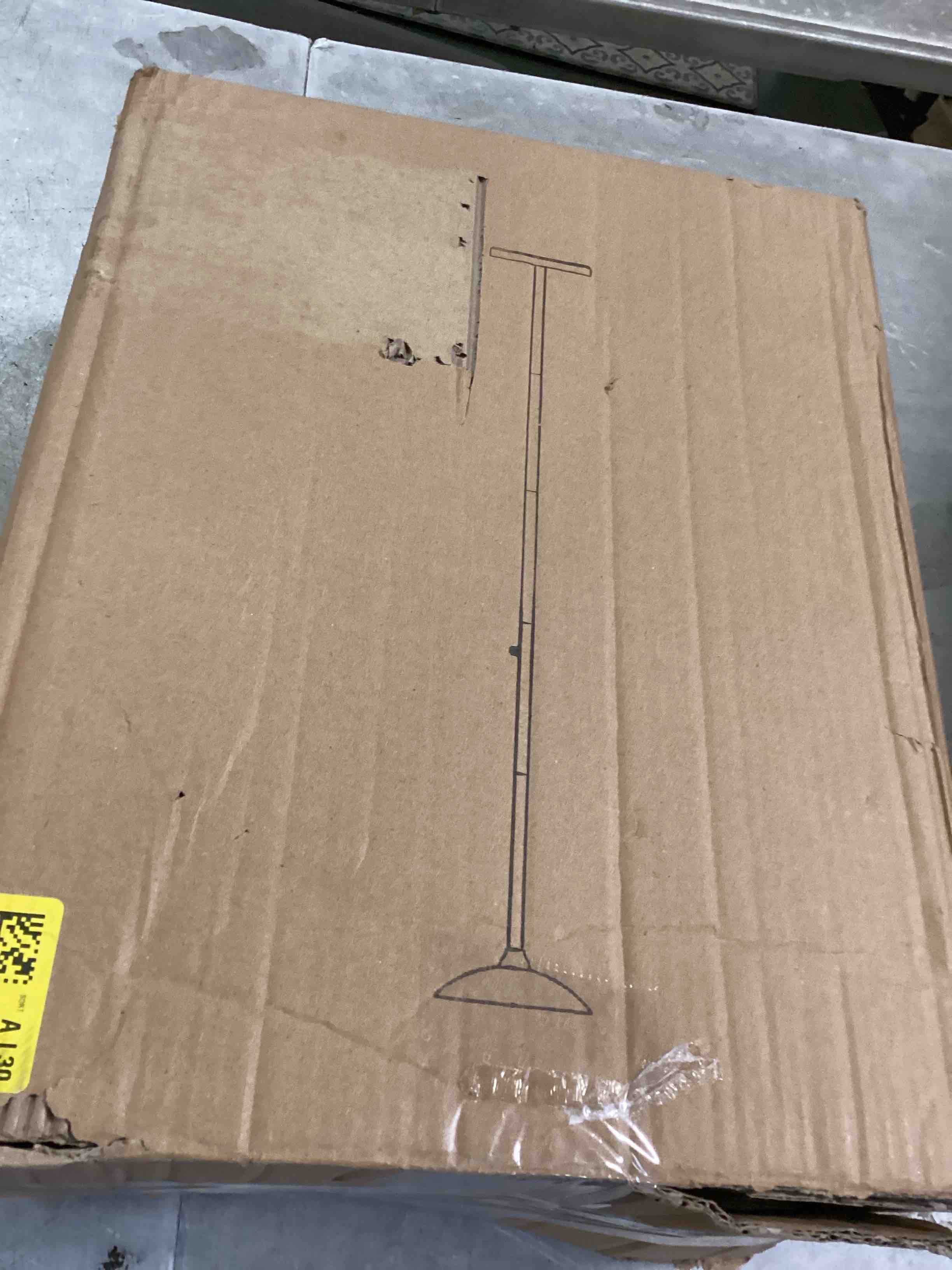 https://s3.amazonaws.com/lotting-images-prod/bidfta/PNK2148840_1743427888668.jpeg