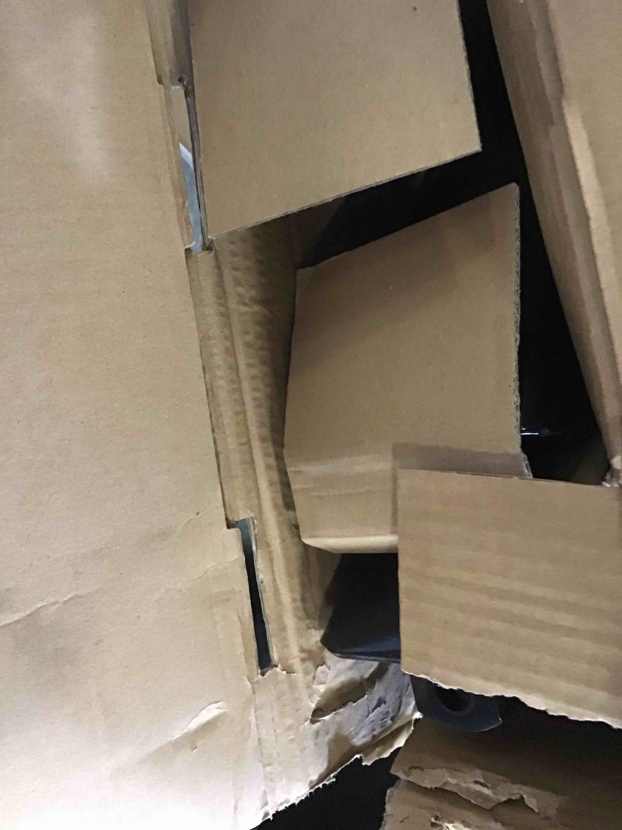 https://s3.amazonaws.com/lotting-images-prod/bidfta/PNK2150399_1740156778789.jpeg