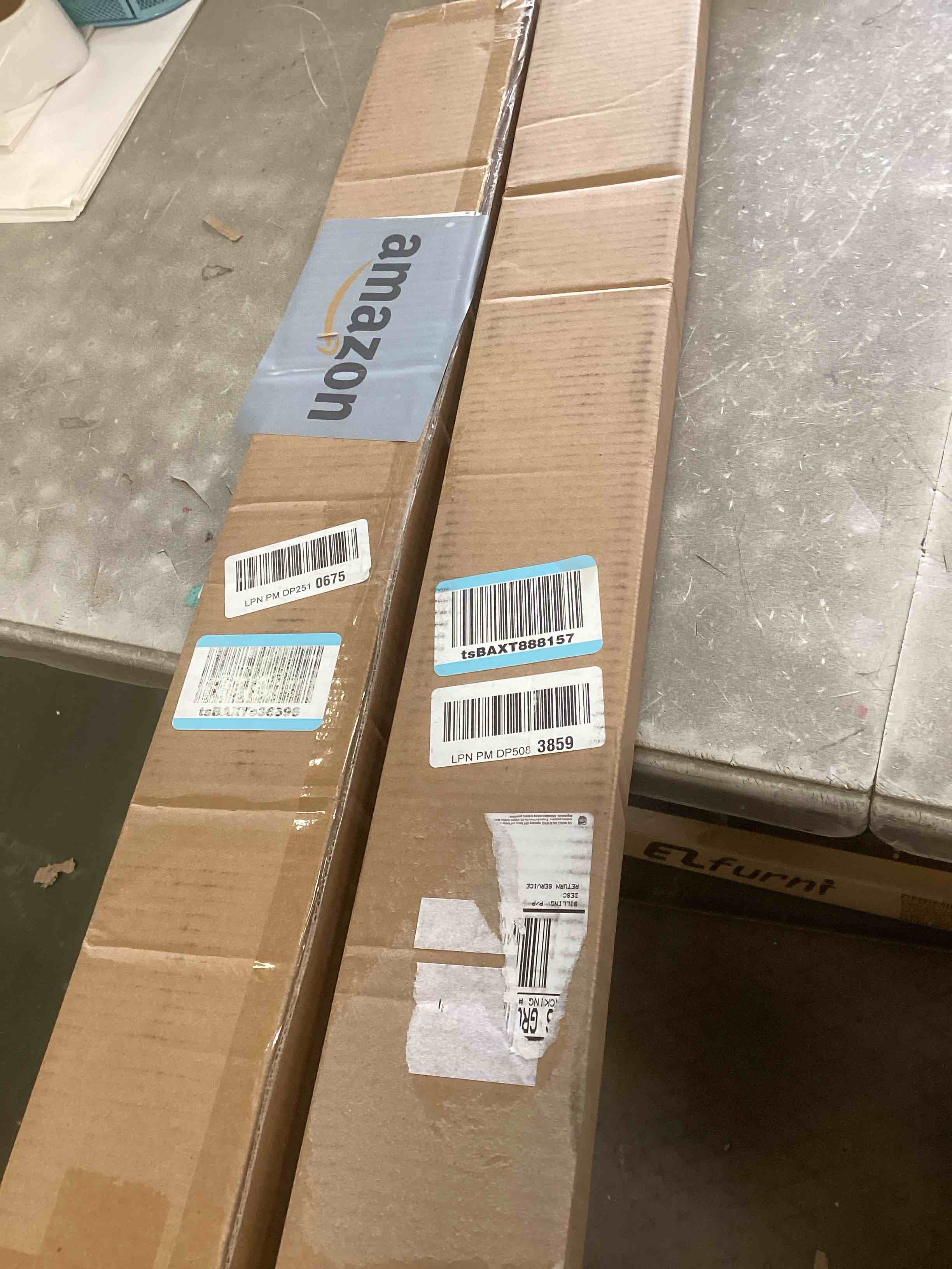 https://s3.amazonaws.com/lotting-images-prod/bidfta/PNK2150682_1740500166182.jpeg