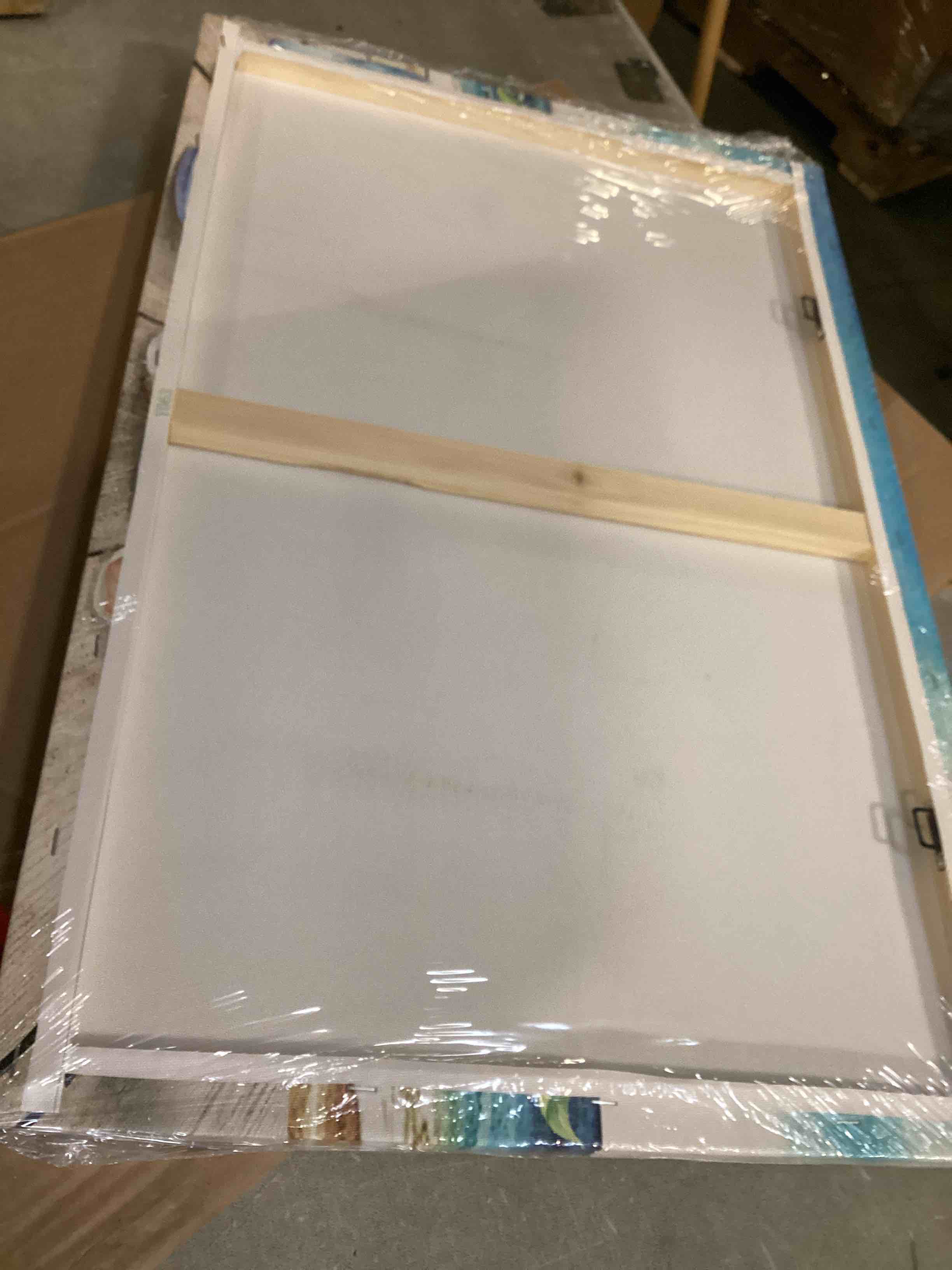 https://s3.amazonaws.com/lotting-images-prod/bidfta/PNK2150813_1740576283625.jpeg