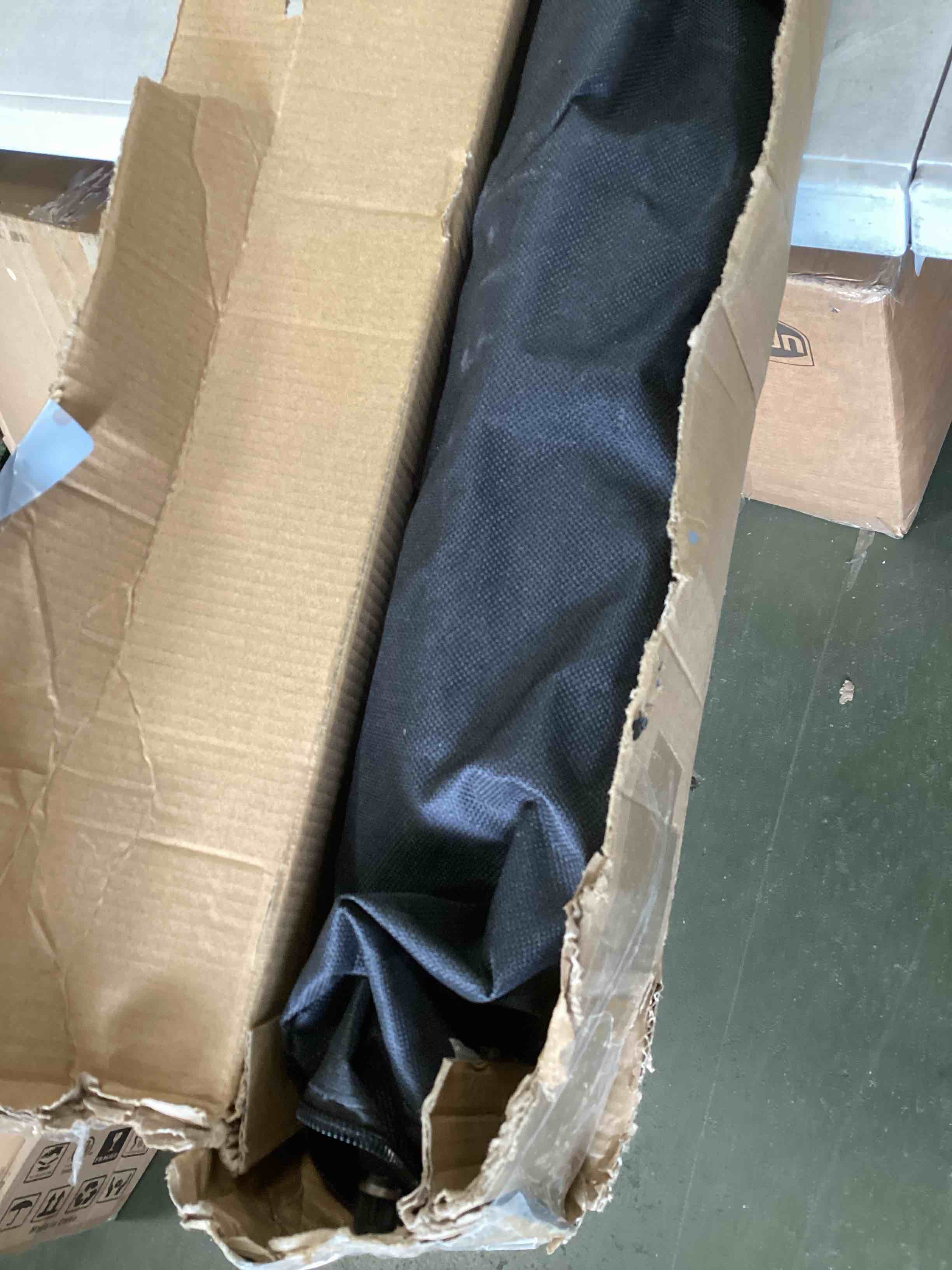 https://s3.amazonaws.com/lotting-images-prod/bidfta/PNK2151421_1741016900536.jpeg