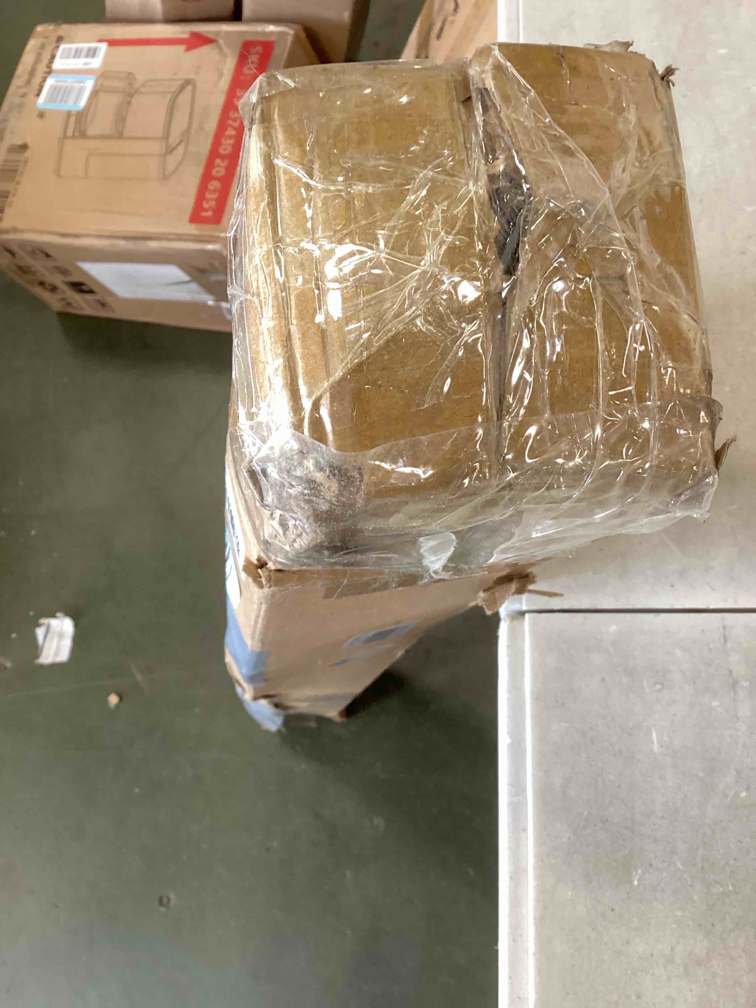 https://s3.amazonaws.com/lotting-images-prod/bidfta/PNK2151421_1741016938433.jpeg
