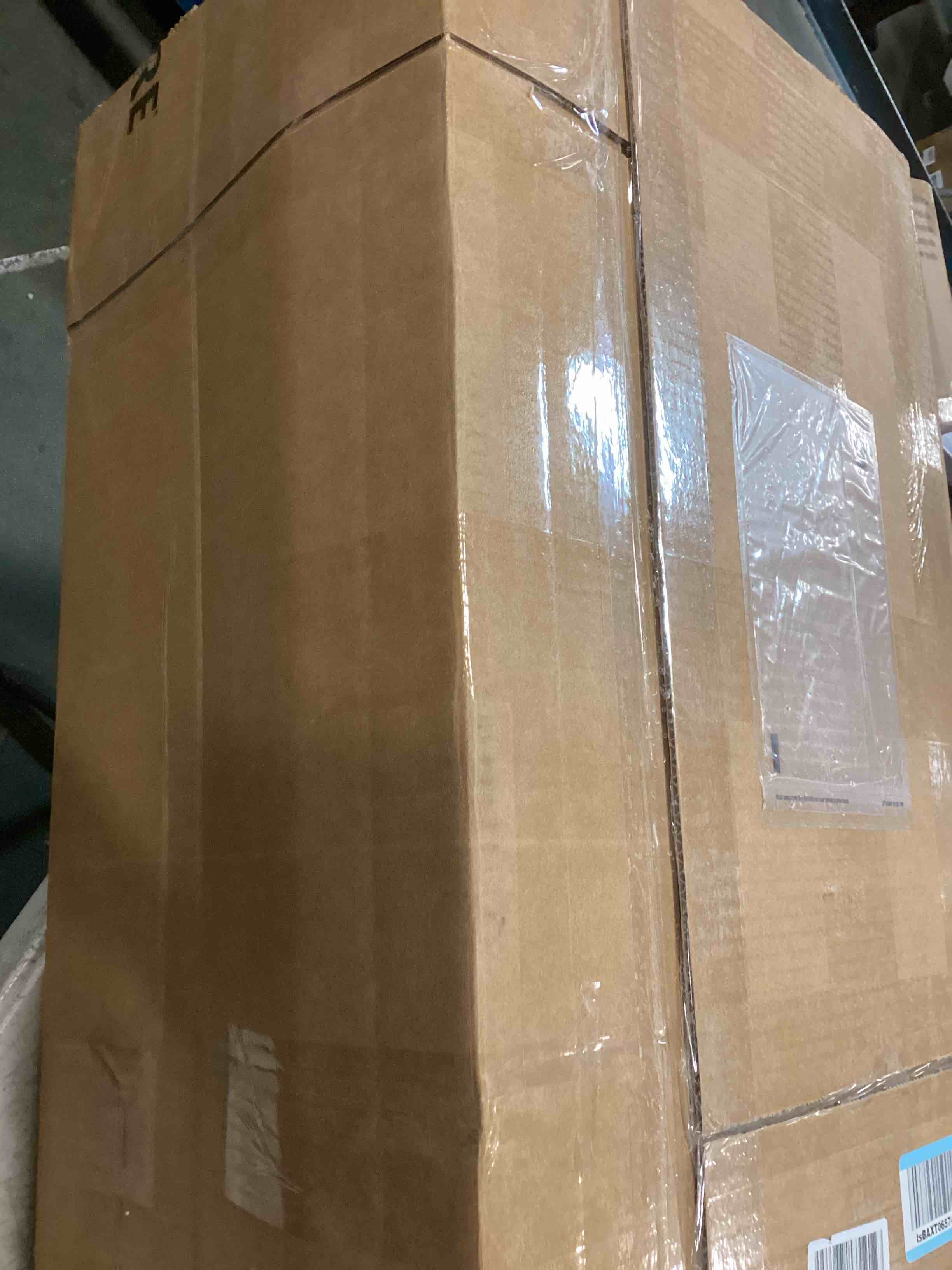 https://s3.amazonaws.com/lotting-images-prod/bidfta/PNK2151630_1741097355070.jpeg