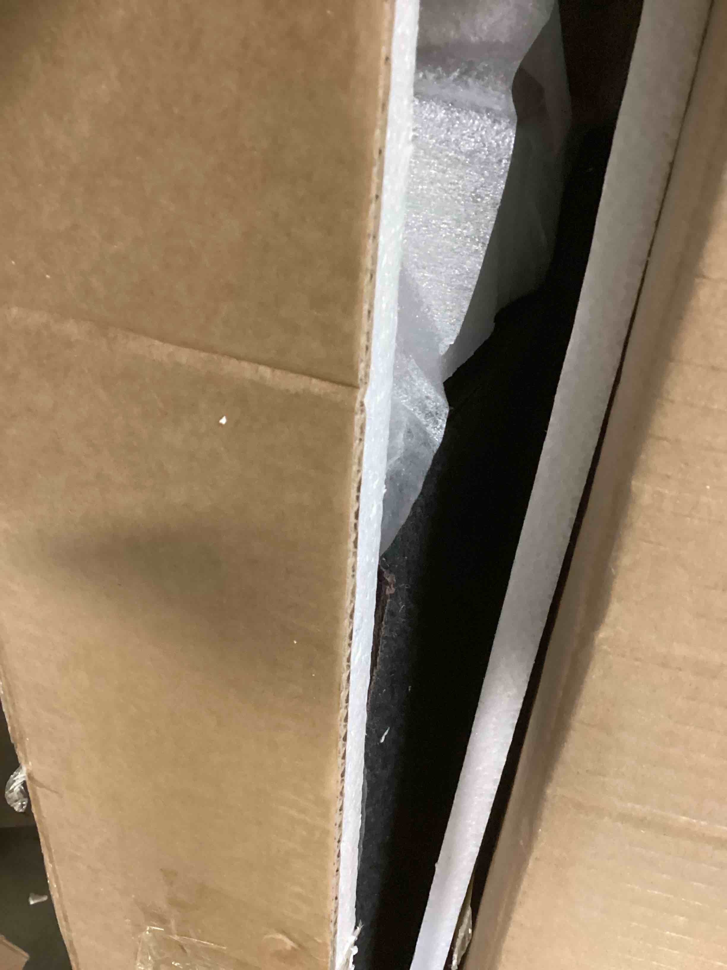 https://s3.amazonaws.com/lotting-images-prod/bidfta/PNK2151955_1741196176178.jpeg