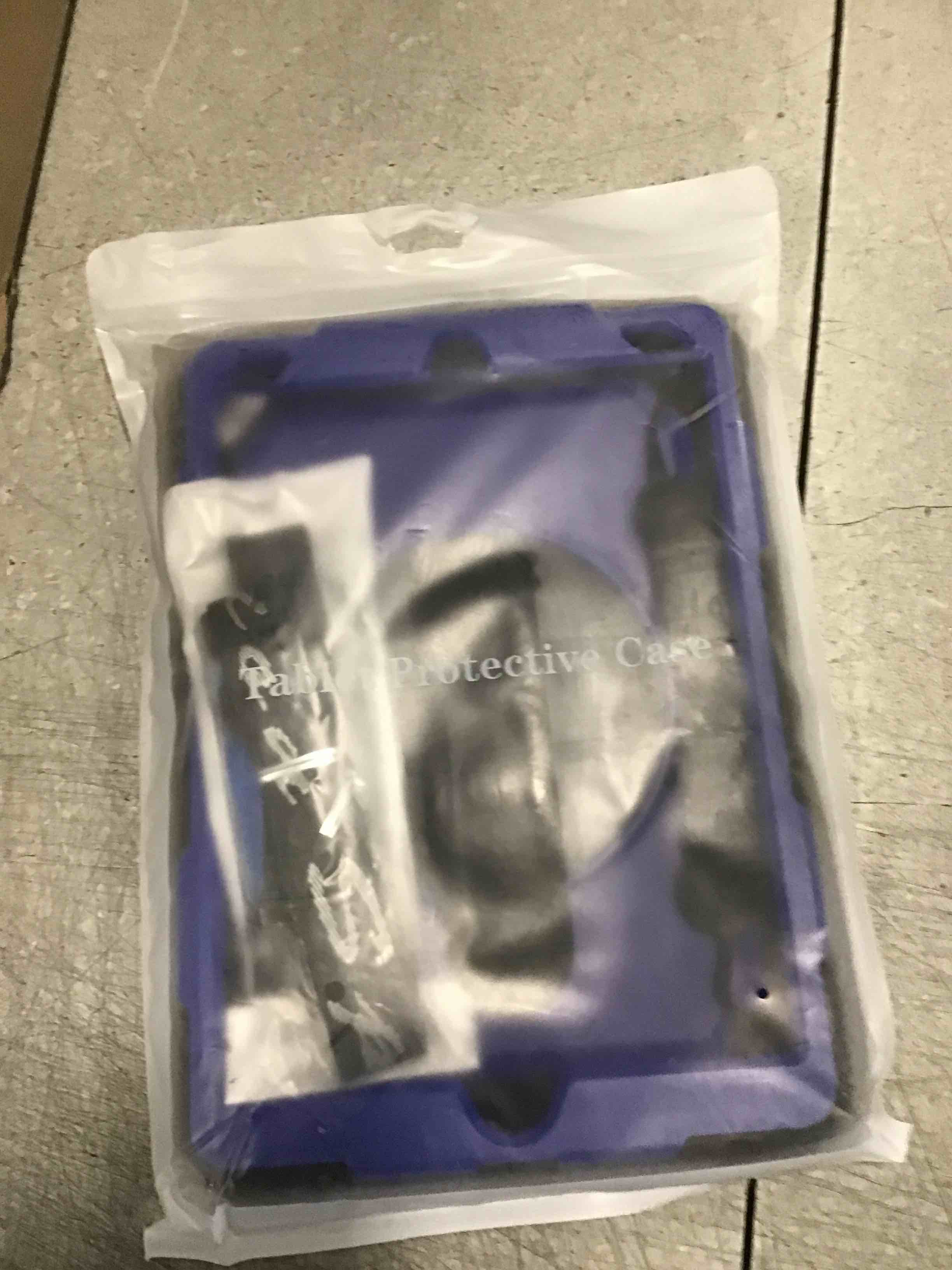 https://s3.amazonaws.com/lotting-images-prod/bidfta/PNK2153012_1736430243343.jpeg