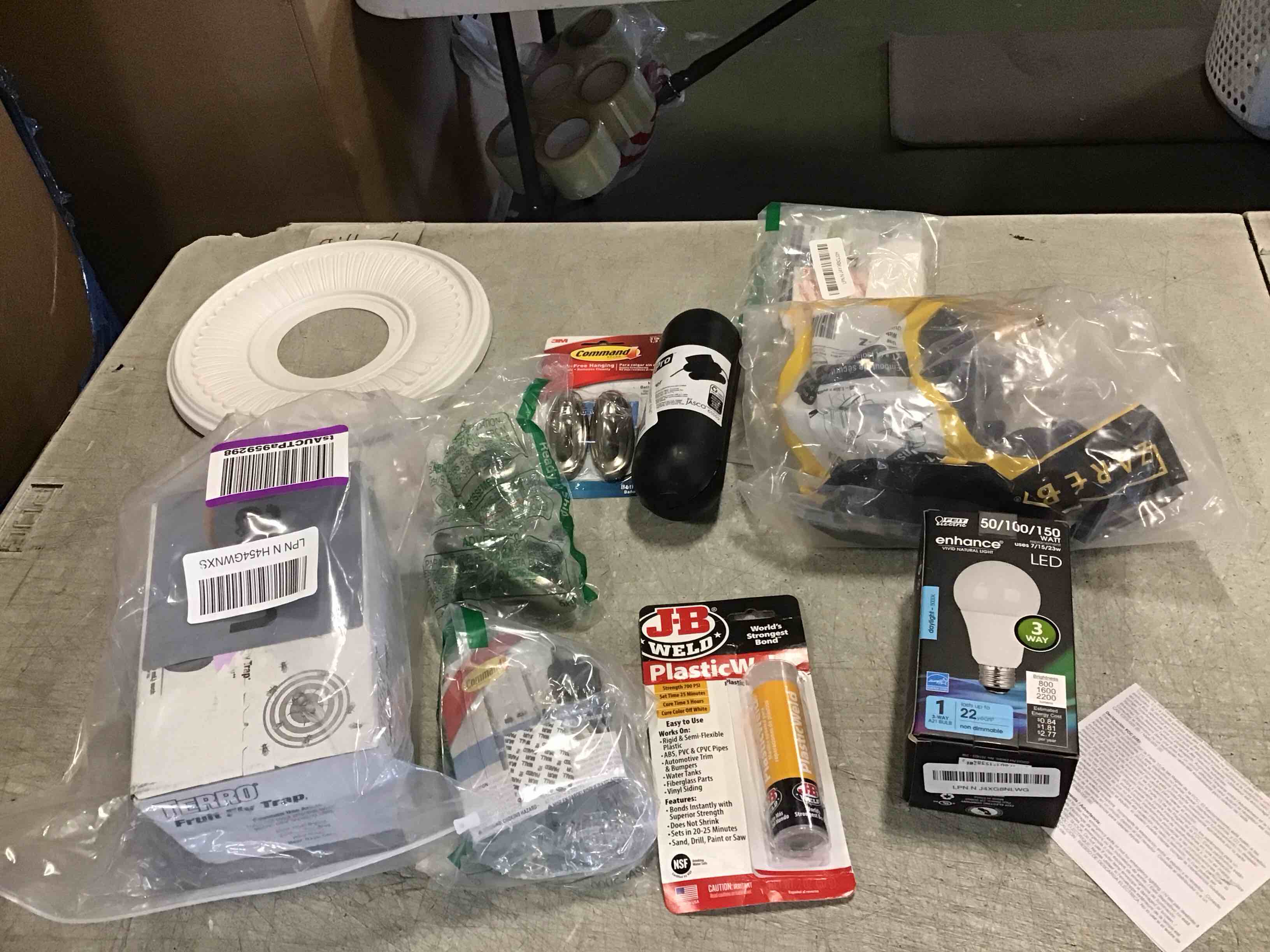 https://s3.amazonaws.com/lotting-images-prod/bidfta/PNK2153649_1736777098660.jpeg