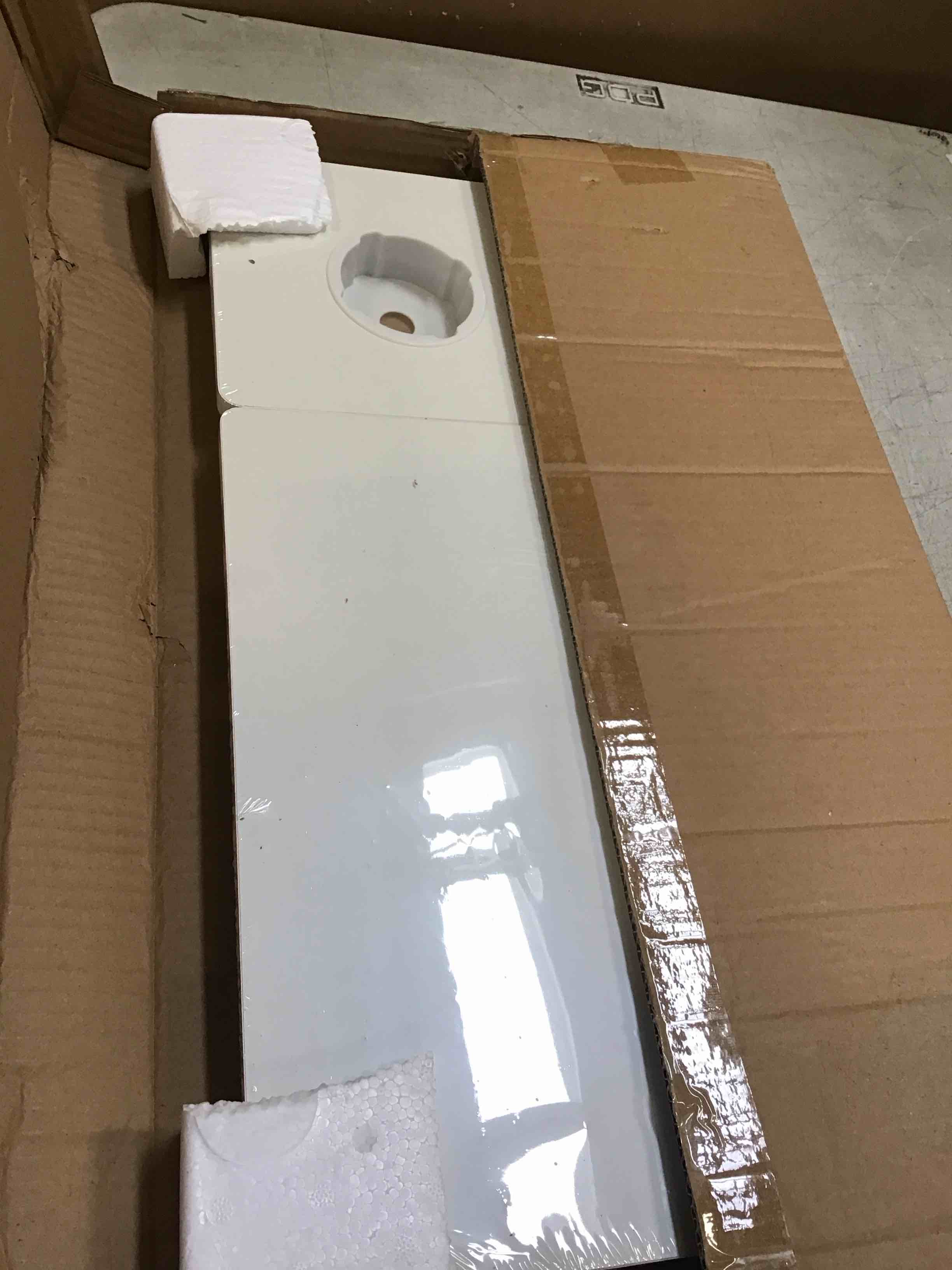 https://s3.amazonaws.com/lotting-images-prod/bidfta/PNK2154974_1737046400676.jpeg