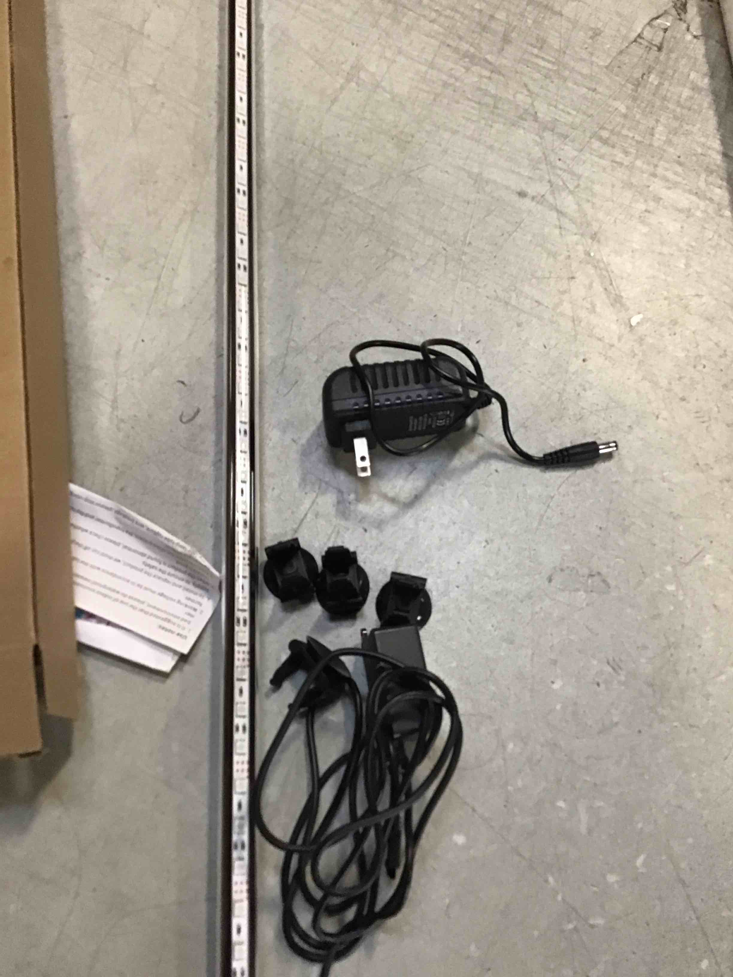 https://s3.amazonaws.com/lotting-images-prod/bidfta/PNK2154989_1737051606974.jpeg