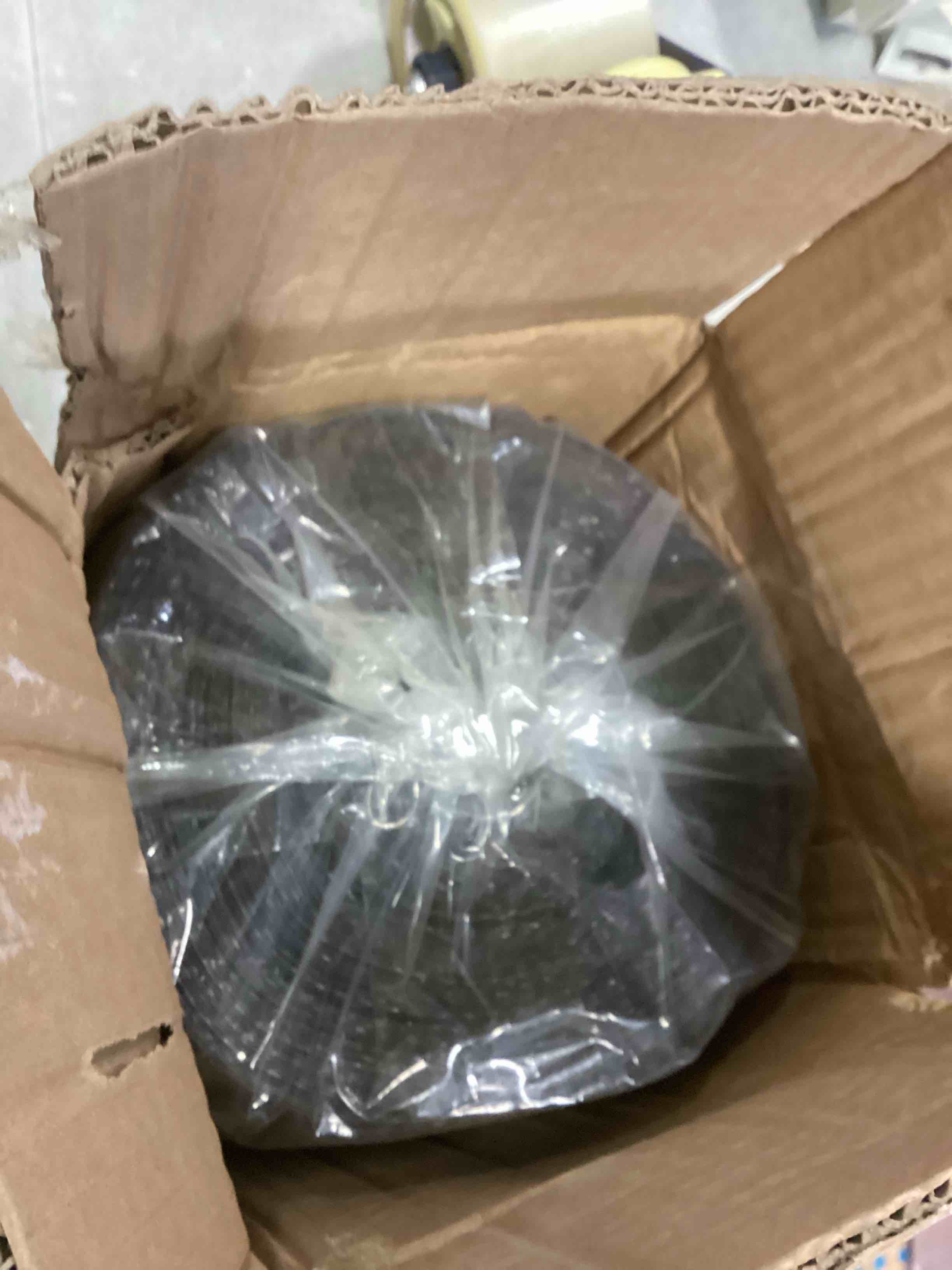 https://s3.amazonaws.com/lotting-images-prod/bidfta/PNK2155343_1736965883616.jpeg