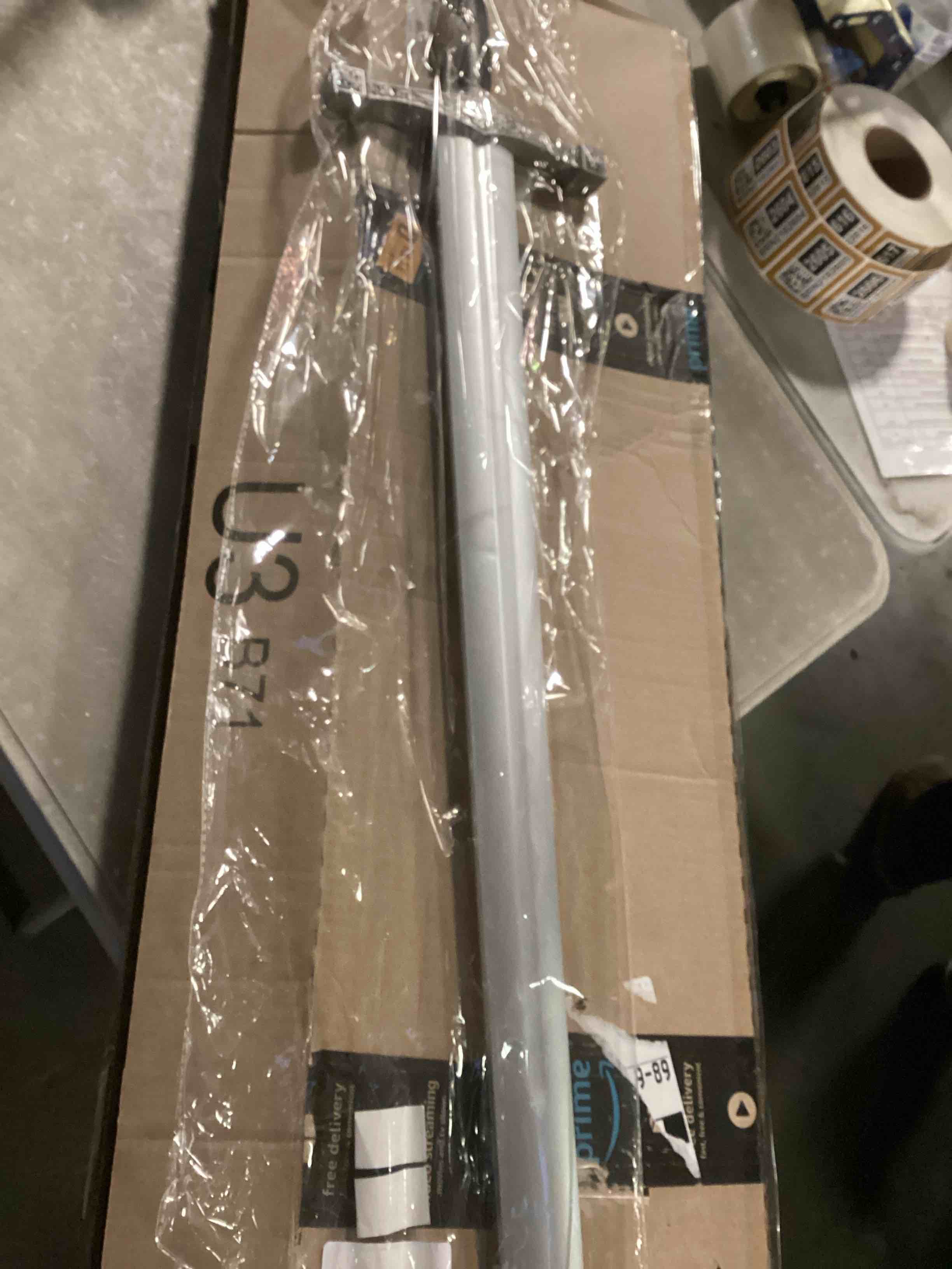 https://s3.amazonaws.com/lotting-images-prod/bidfta/PNK2155459_1737031675627.jpeg