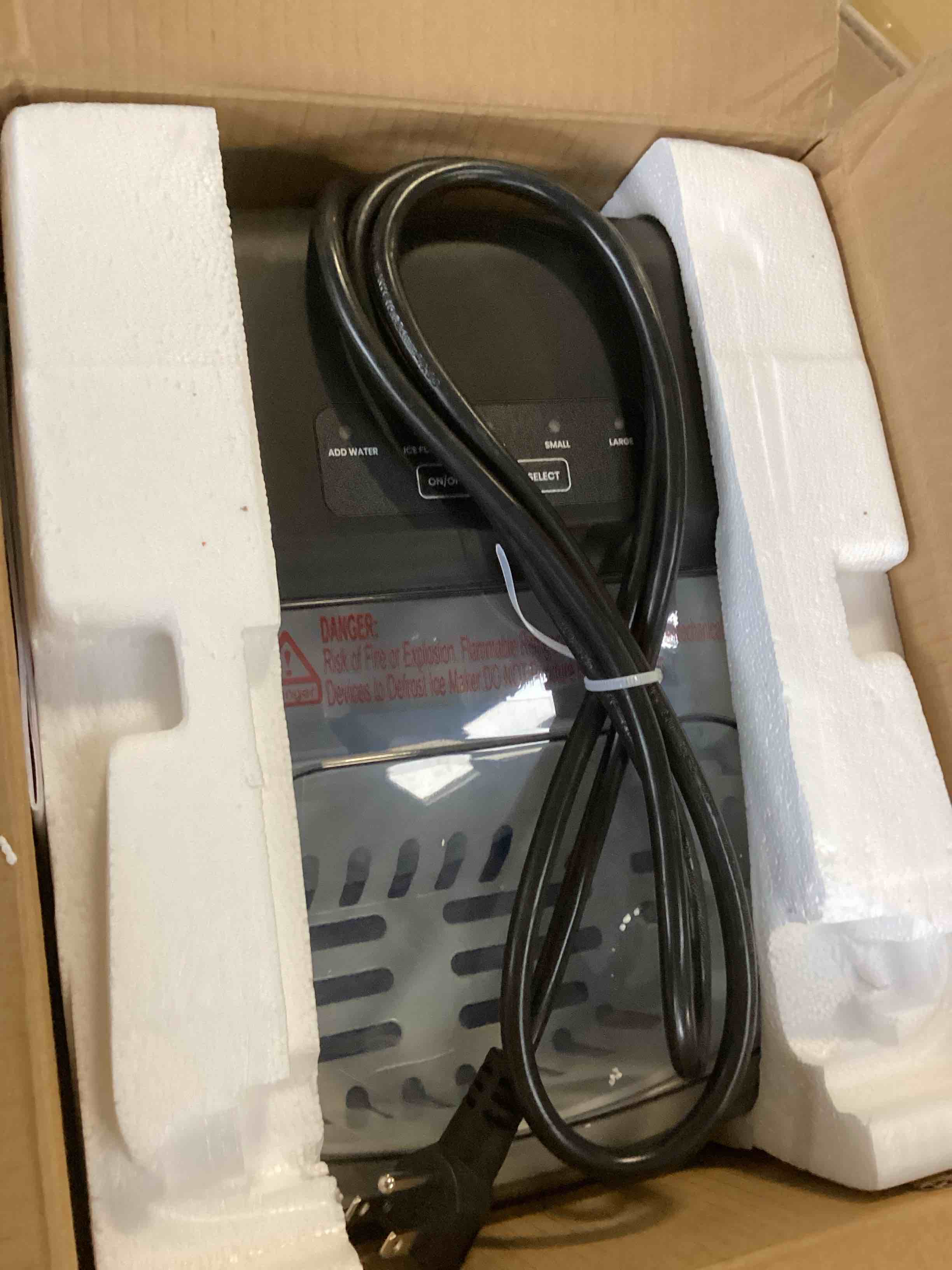 https://s3.amazonaws.com/lotting-images-prod/bidfta/PNK2155619_1737059647908.jpeg