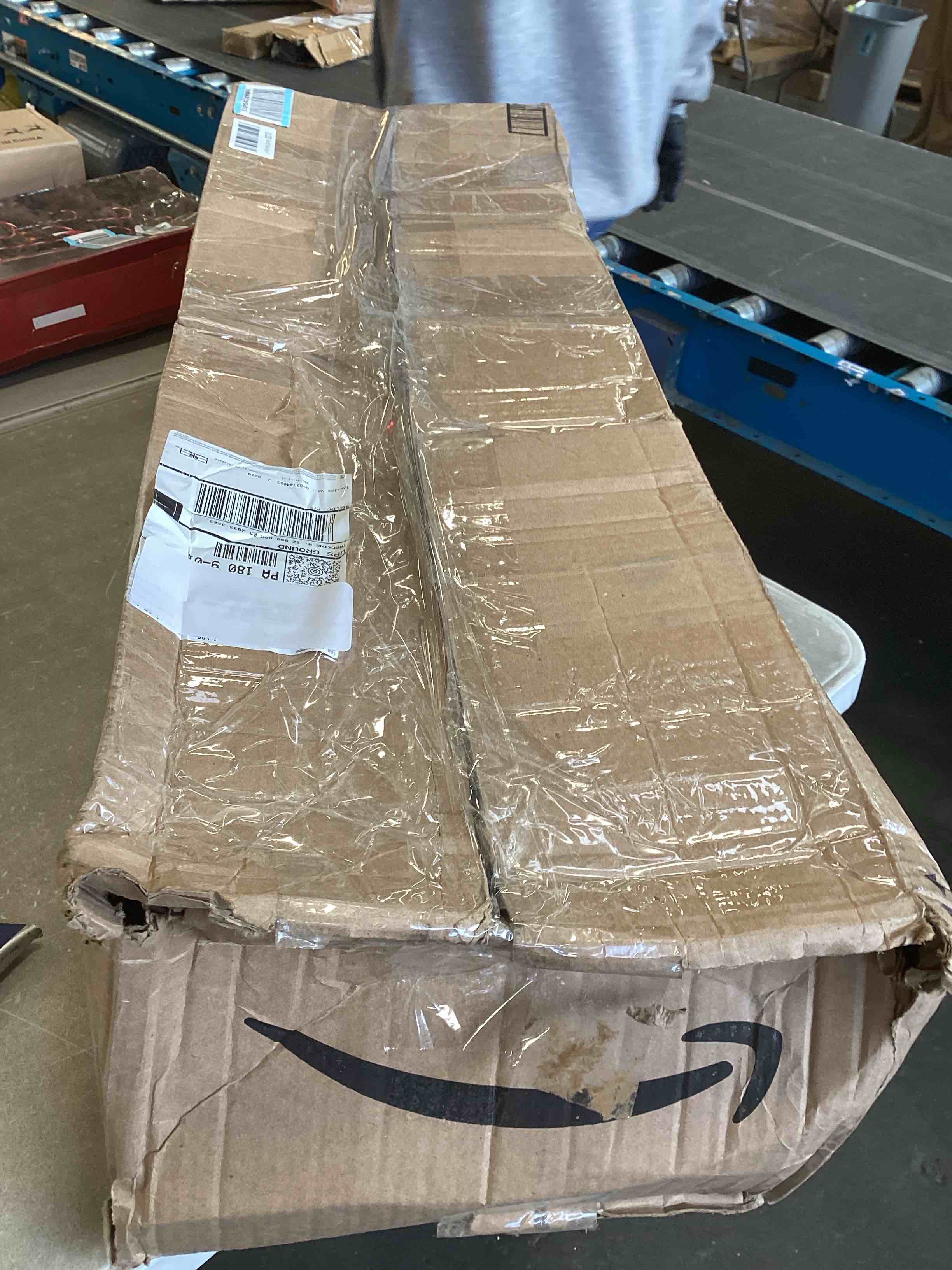 https://s3.amazonaws.com/lotting-images-prod/bidfta/PNK2155974_1737383446875.jpeg