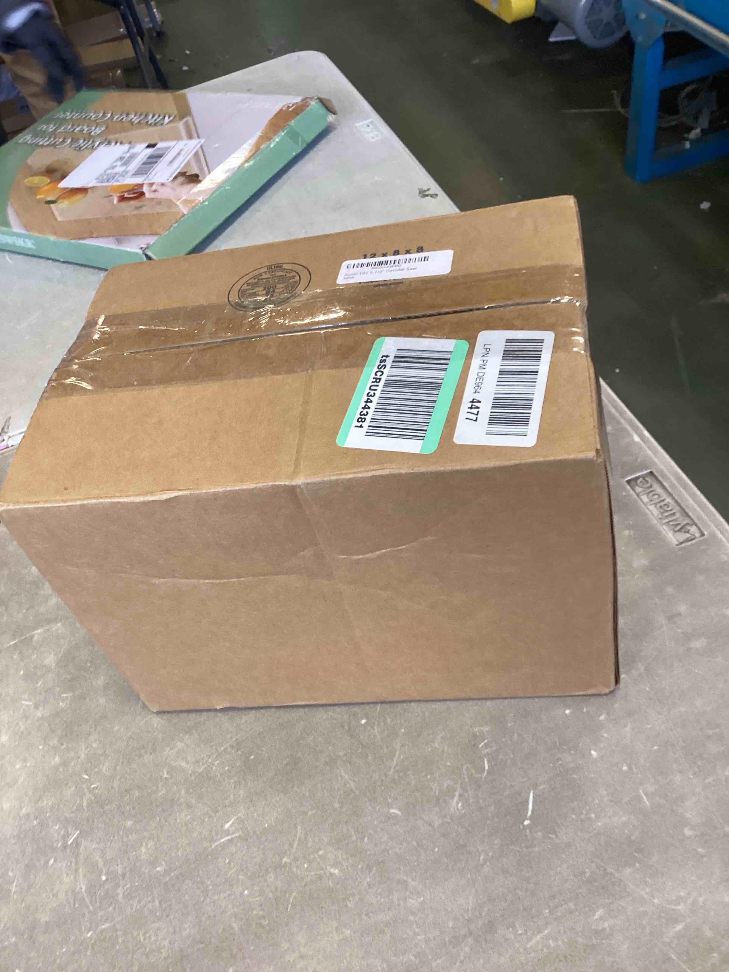 https://s3.amazonaws.com/lotting-images-prod/bidfta/PNK2156077_1737402371461.jpeg