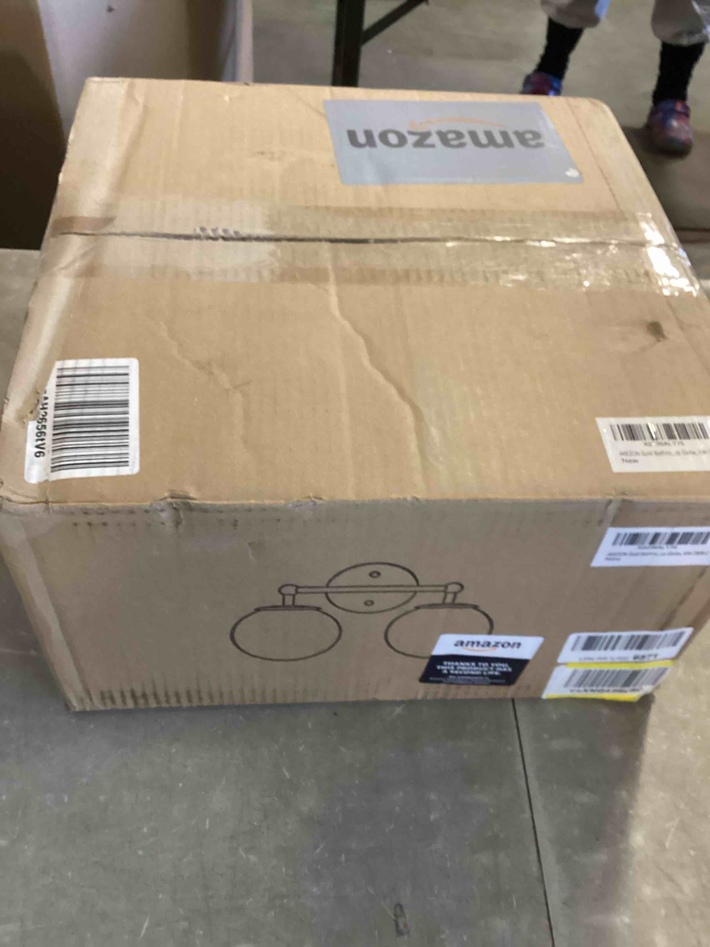 https://s3.amazonaws.com/lotting-images-prod/bidfta/PNK2156989_1737993382678.jpeg